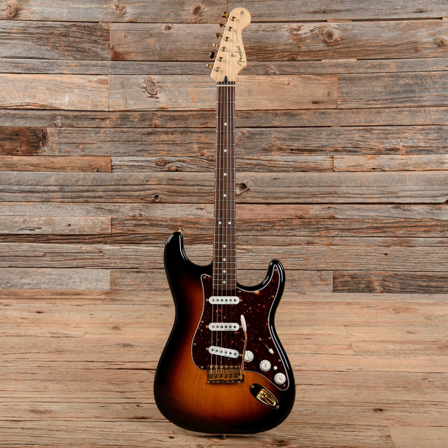 Fender Deluxe Players Stratocaster Sunburst 2009 Electric Guitars / Solid Body