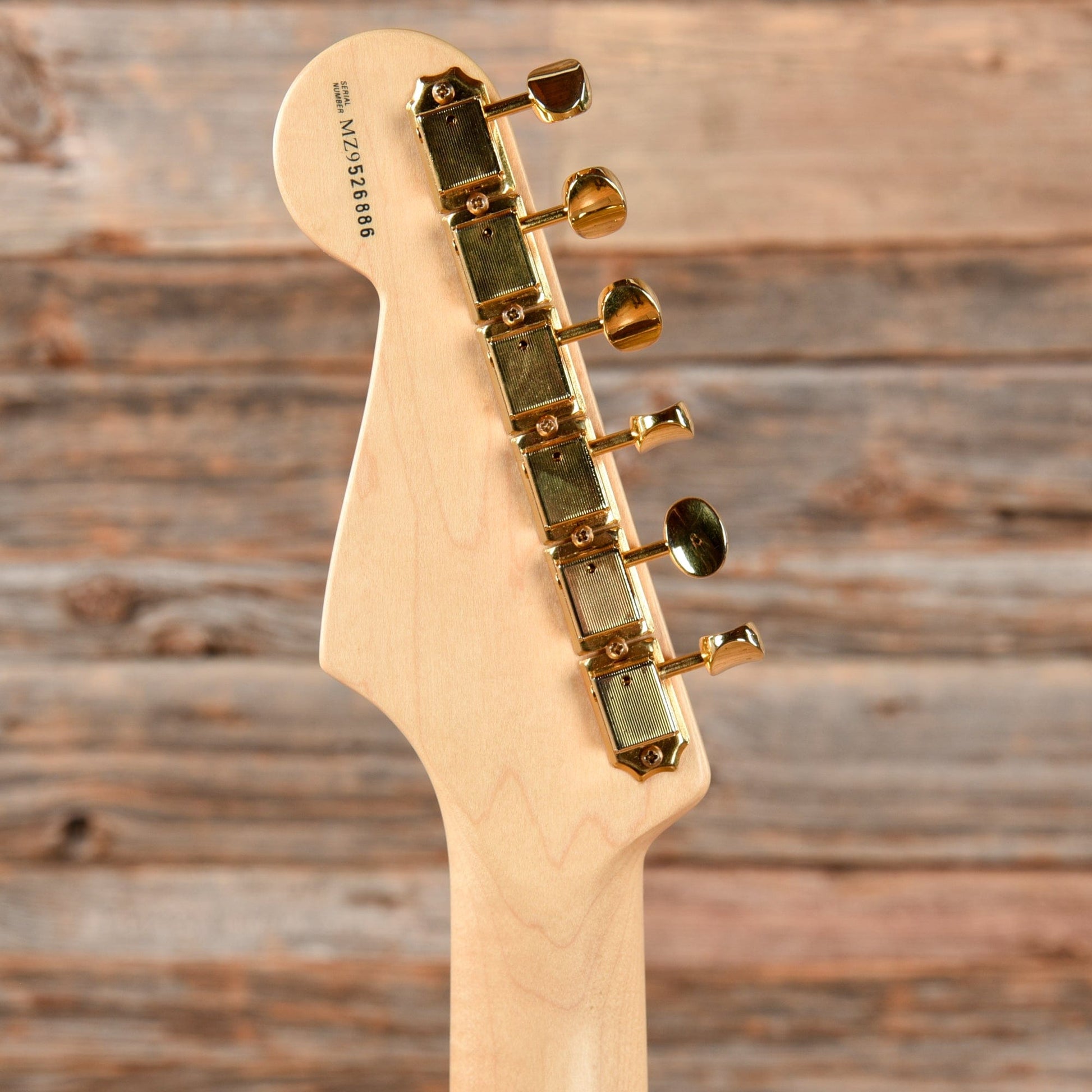 Fender Deluxe Players Stratocaster Sunburst 2009 Electric Guitars / Solid Body