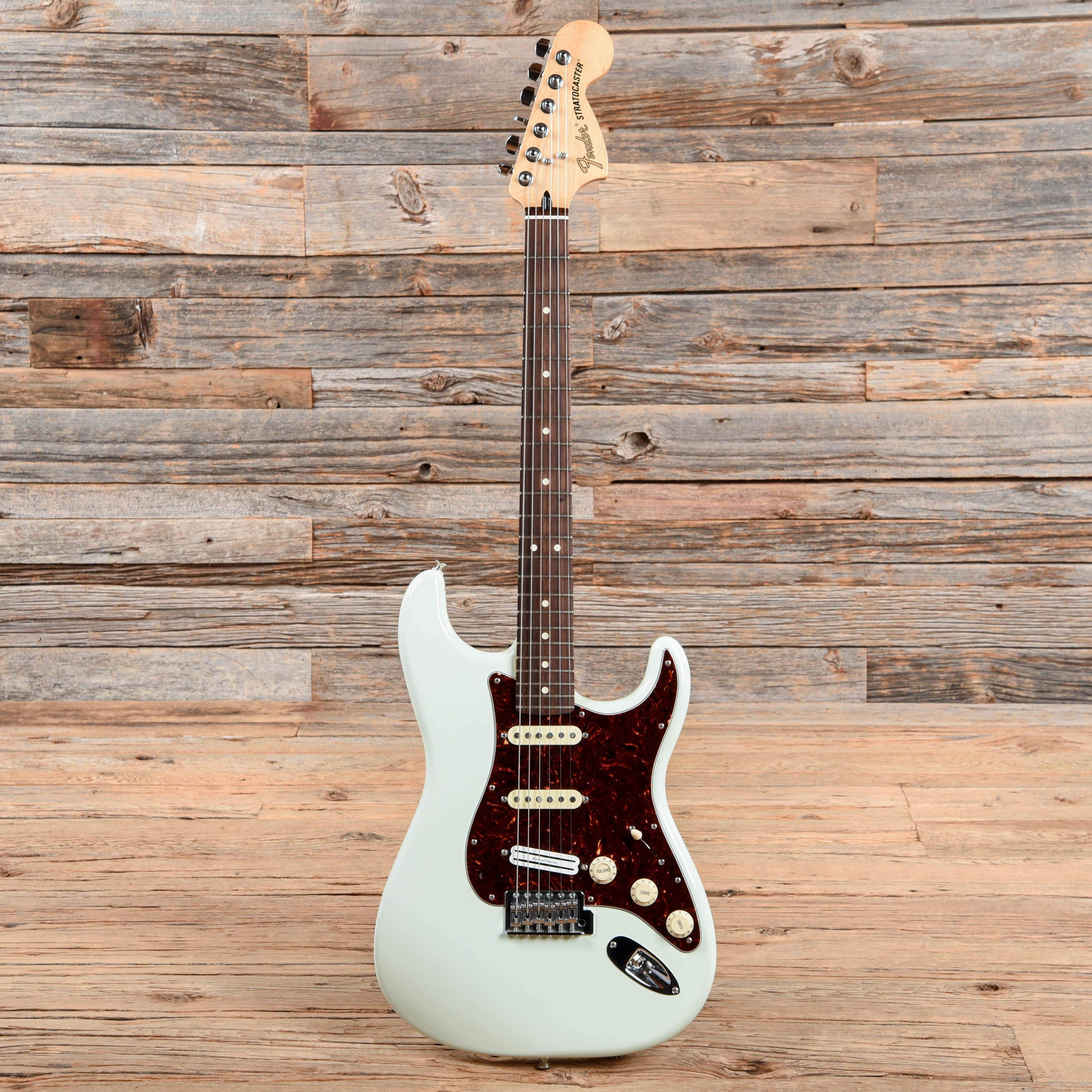 Fender Deluxe Roadhouse Stratocaster Sonic Blue 2014 Electric Guitars / Solid Body