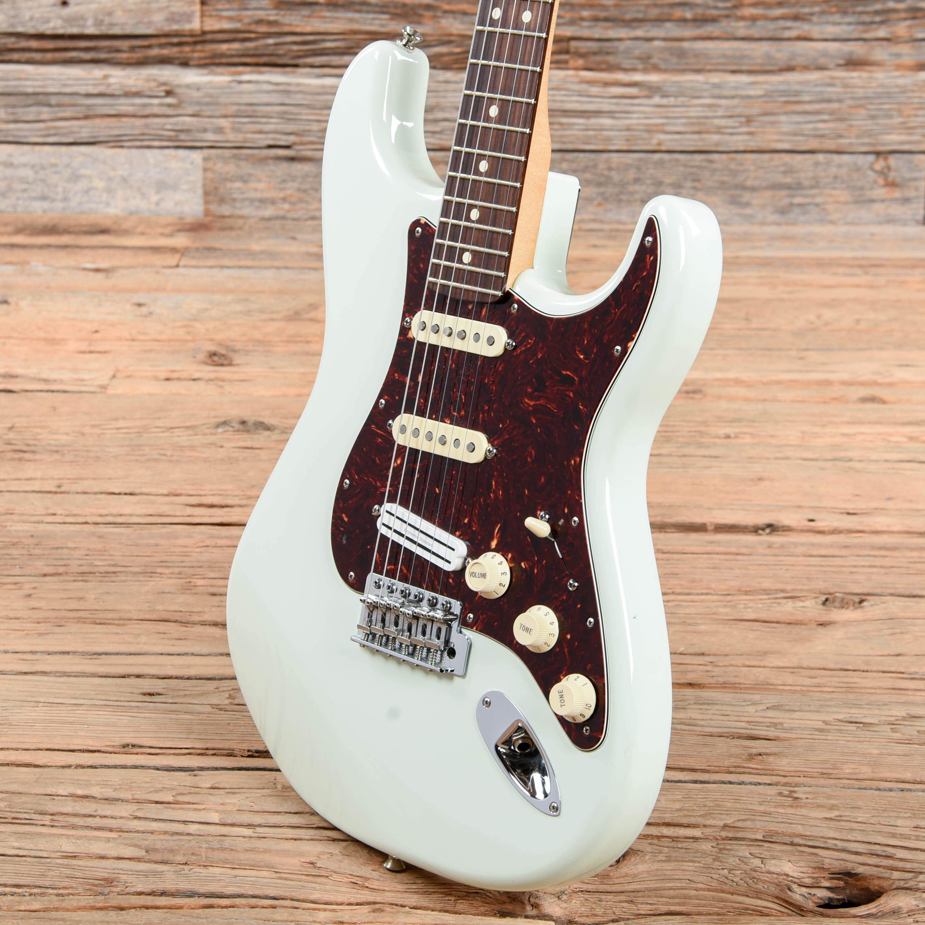 Fender Deluxe Roadhouse Stratocaster Sonic Blue 2014 Electric Guitars / Solid Body