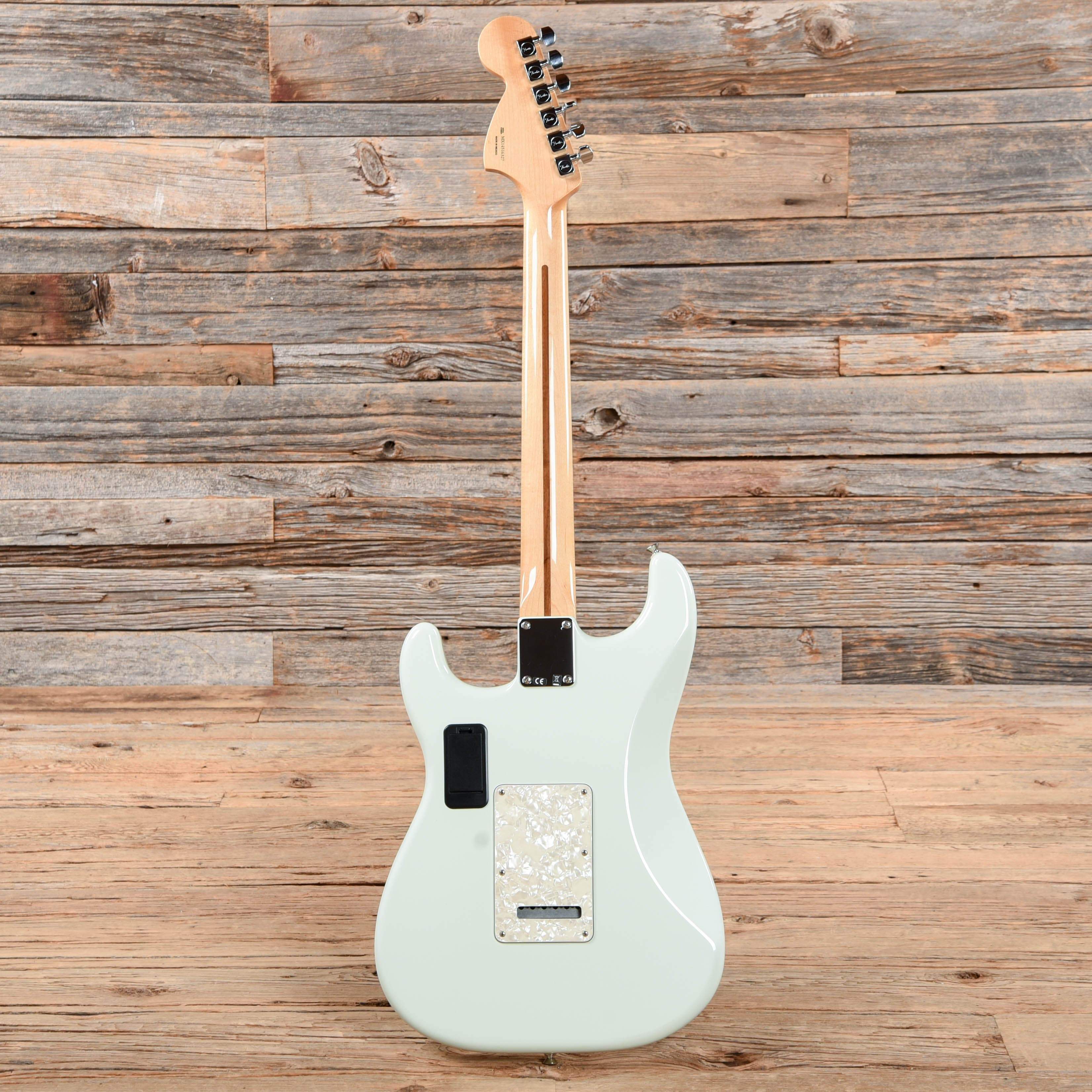 Fender Deluxe Roadhouse Stratocaster Sonic Blue 2014 Electric Guitars / Solid Body