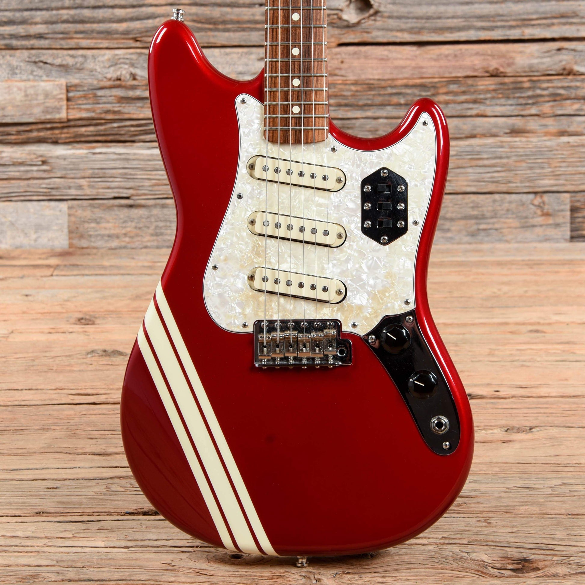 Fender Deluxe Series Cyclone II Candy Apple Red 2006 Electric Guitars / Solid Body