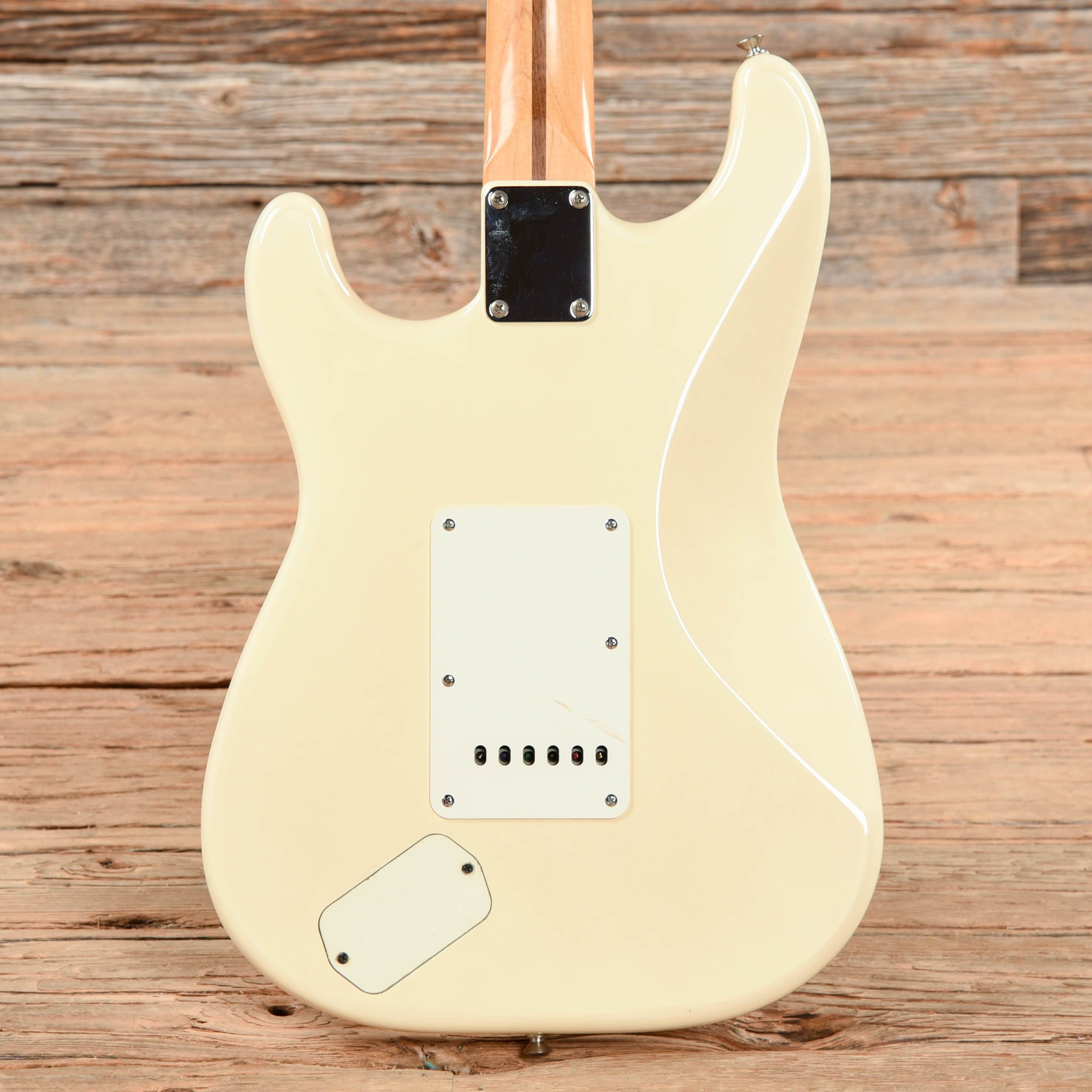 Fender Deluxe Series Stratocaster White 1997 Electric Guitars / Solid Body