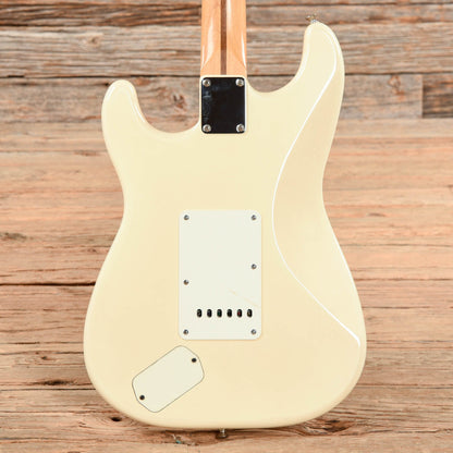 Fender Deluxe Series Stratocaster White 1997 Electric Guitars / Solid Body