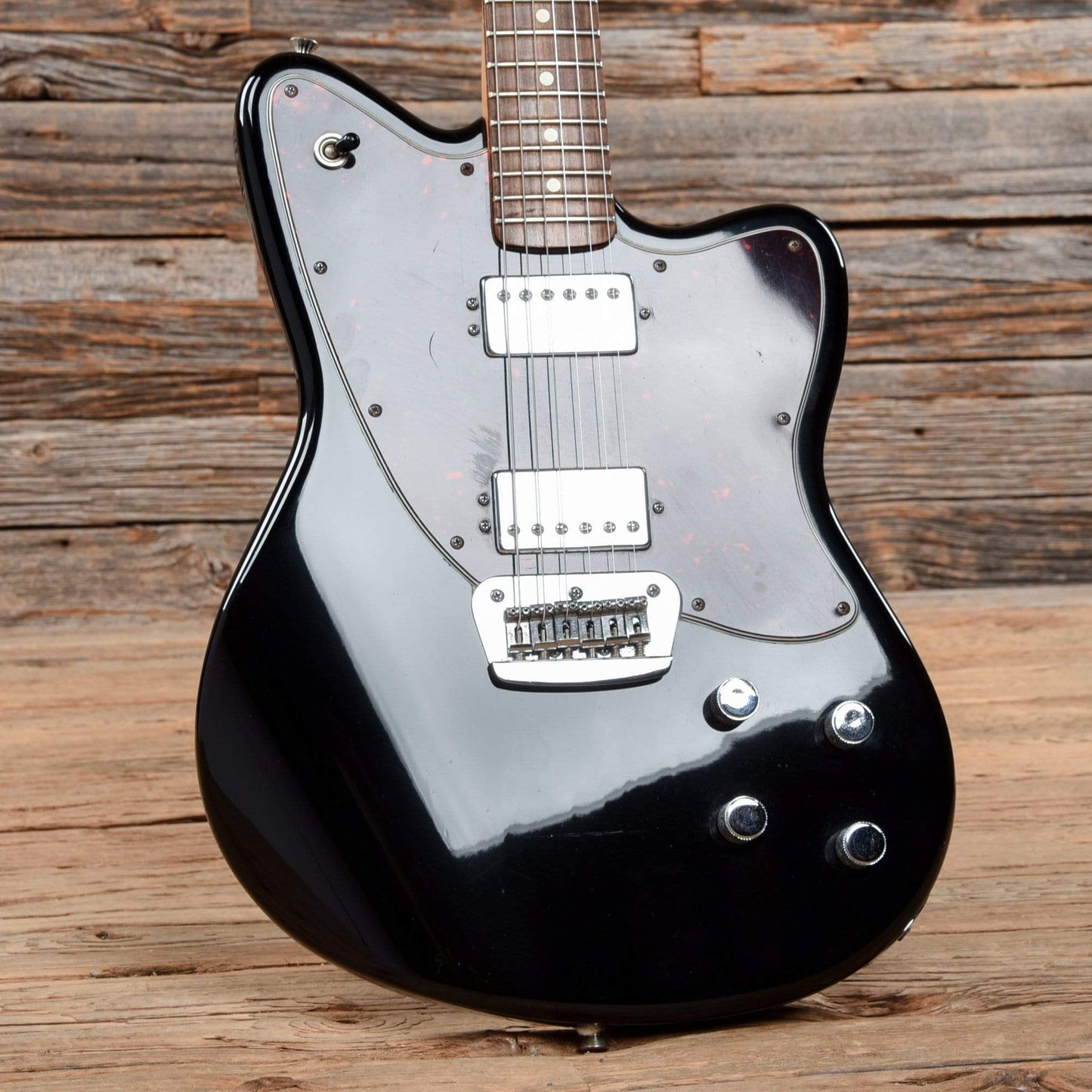 Fender Deluxe Series Toronado Black 2000 Electric Guitars / Solid Body