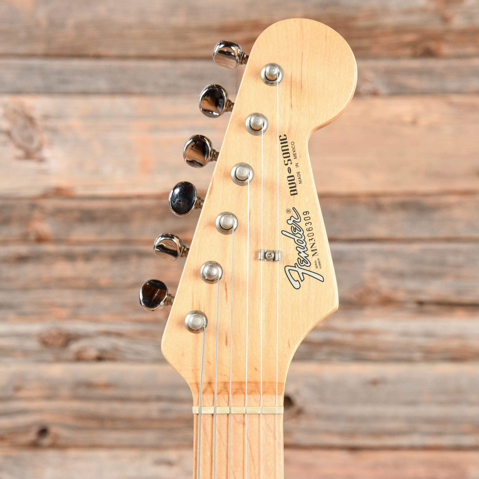 Fender Duo-Sonic Arctic White 1993 Electric Guitars / Solid Body