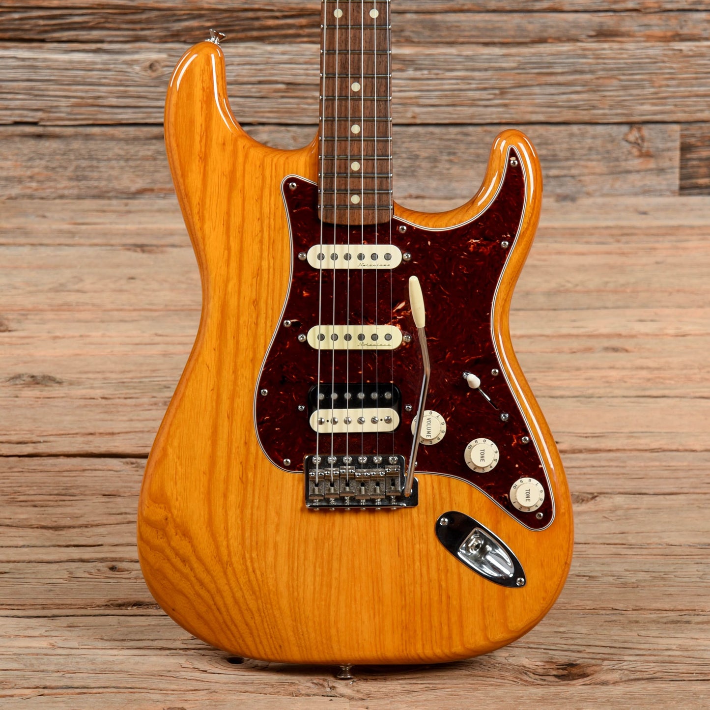 Fender FSR Player Stratocaster HSS Amber 2011 Electric Guitars / Solid Body