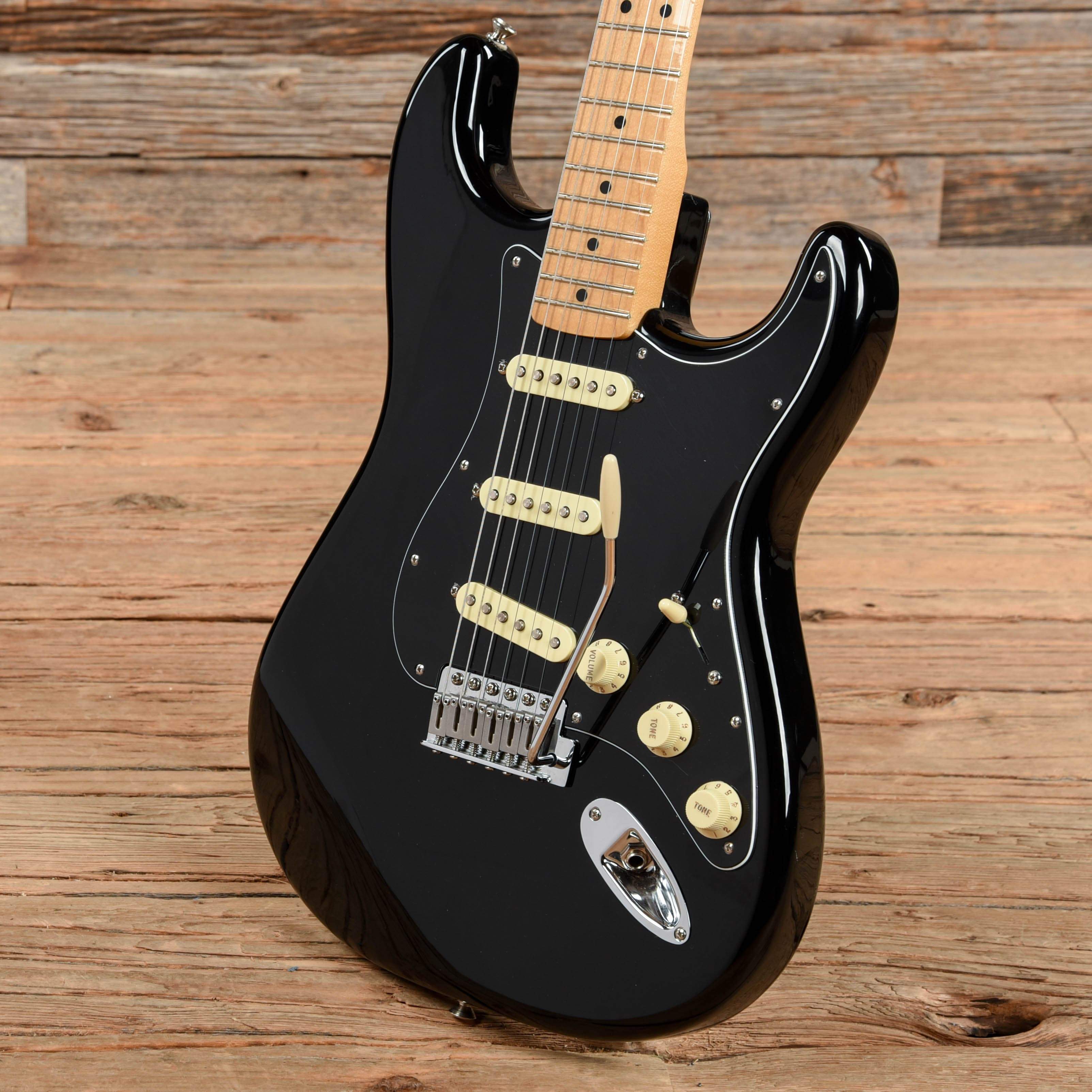 Fender Mexico Standard Stratocasterブラック Fender Mexico Standard Stratocasterブラック Fender Mexico Standard