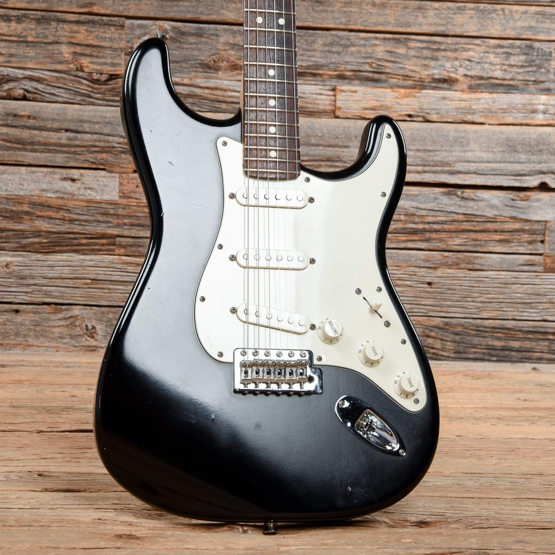 Fender Highway 1 Stratocaster Black 2006 Electric Guitars / Solid Body