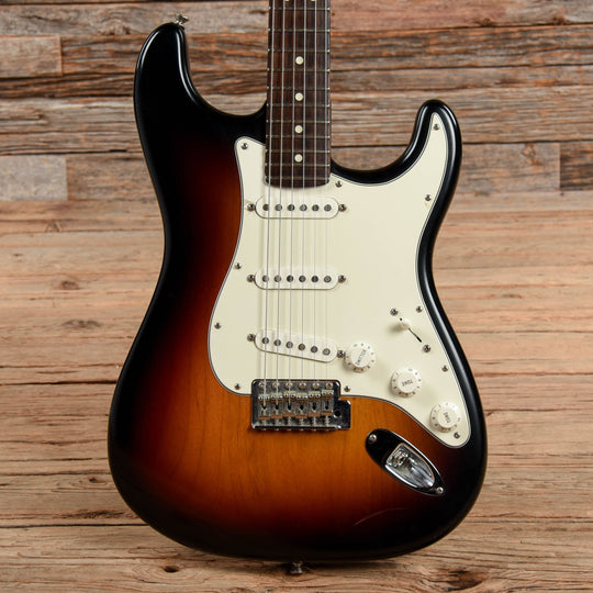 Fender Highway 1 Stratocaster Sunburst 2006 Electric Guitars / Solid Body