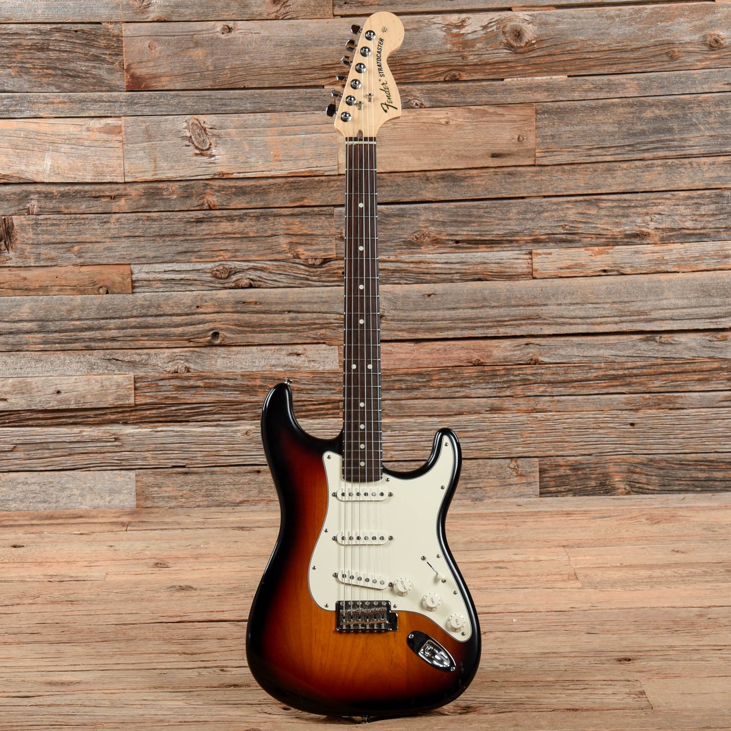 Fender Highway One Stratocaster Sunburst 2007 Electric Guitars / Solid Body