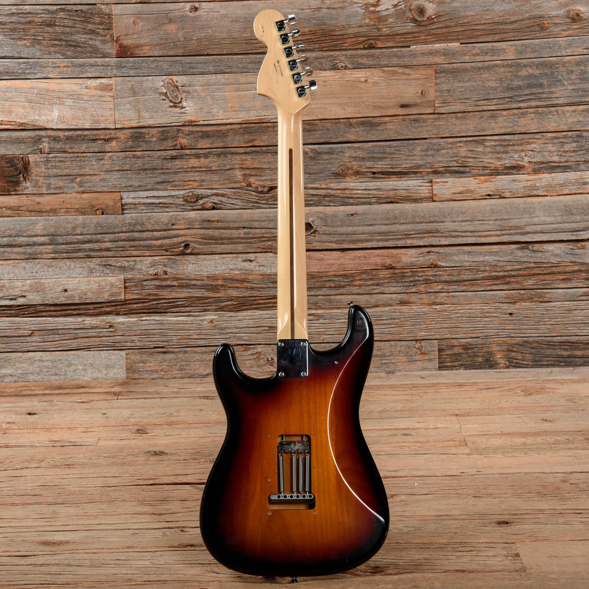 Fender Highway One Stratocaster Sunburst 2007 Electric Guitars / Solid Body