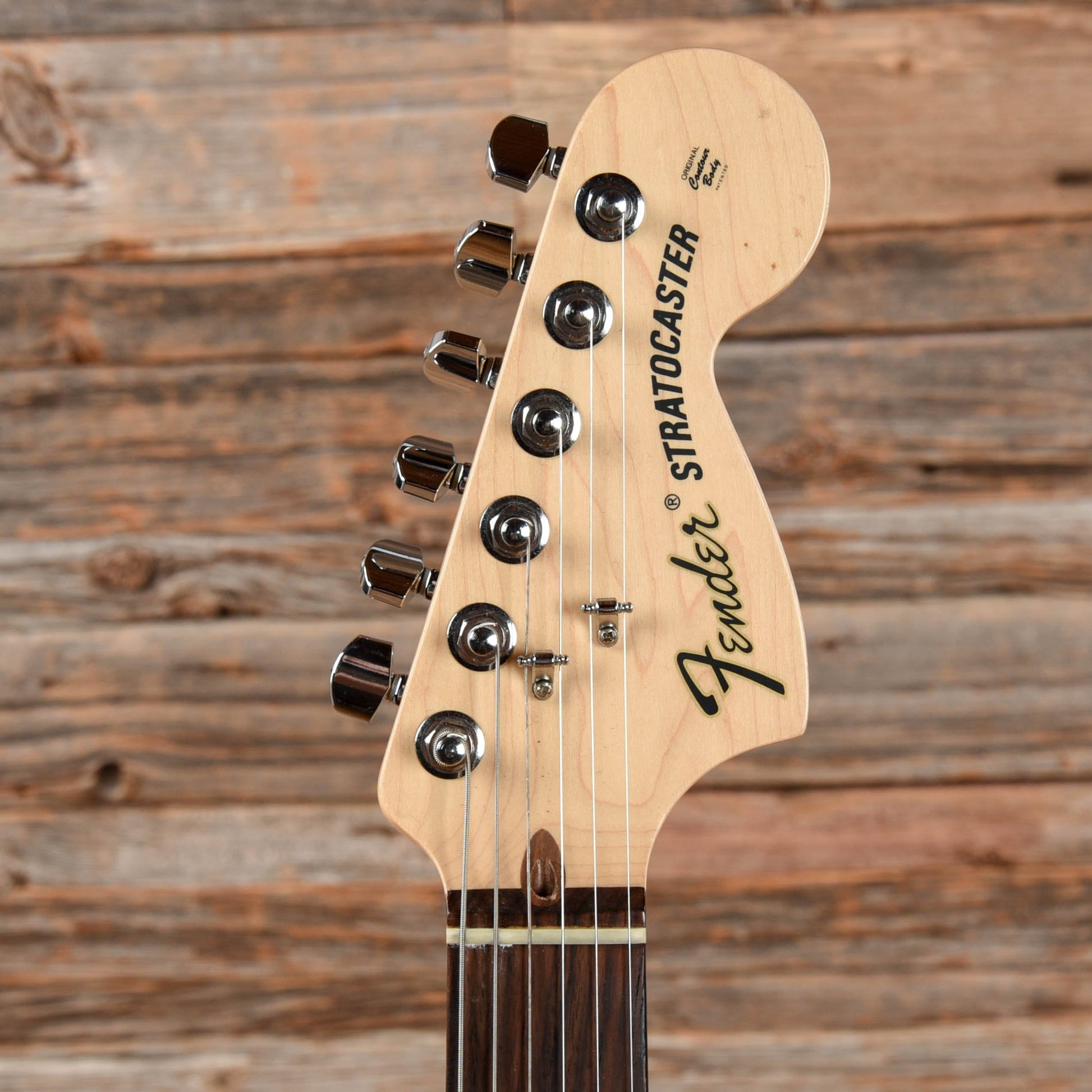 Fender Highway One Stratocaster Sunburst 2007 Electric Guitars / Solid Body