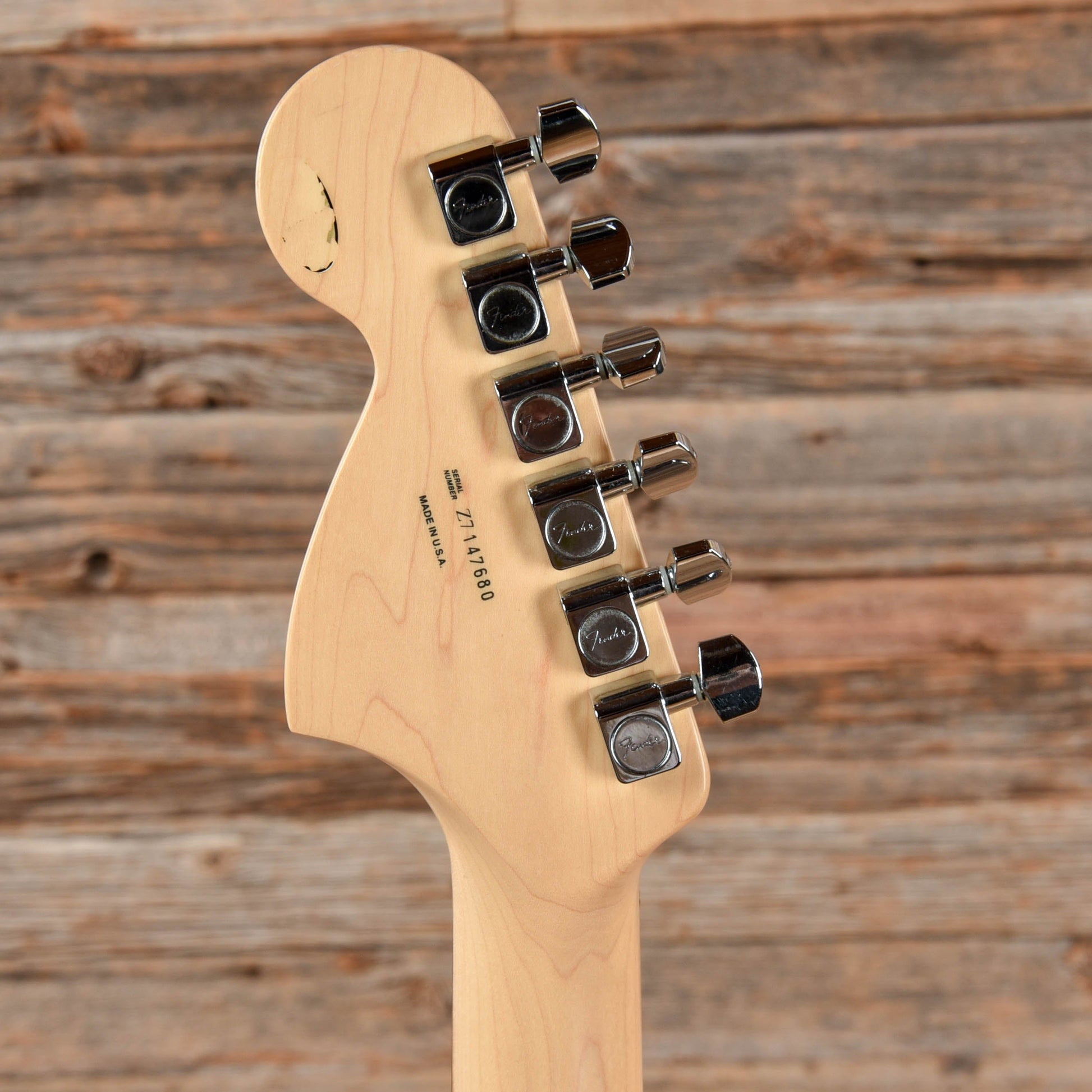 Fender Highway One Stratocaster Sunburst 2007 Electric Guitars / Solid Body