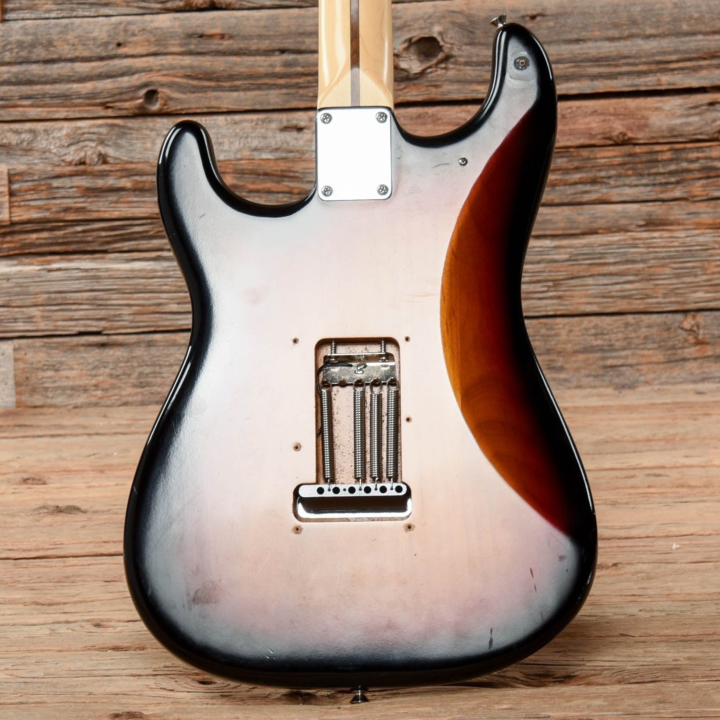 Fender Highway One Stratocaster Sunburst 2007 Electric Guitars / Solid Body