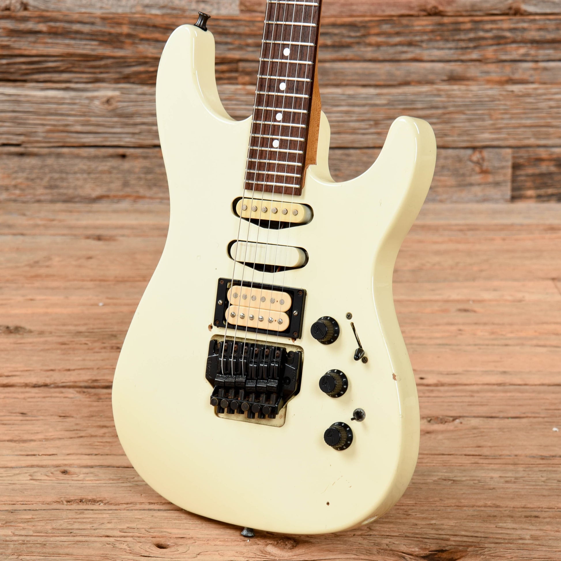 Fender HM Strat HSS White 1988 Electric Guitars / Solid Body