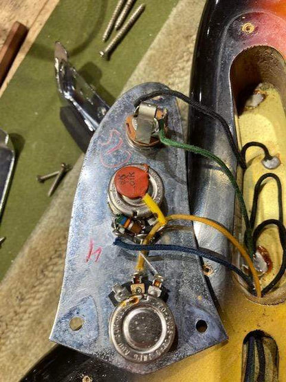 Fender Jaguar Sunburst 1965 Electric Guitars / Solid Body