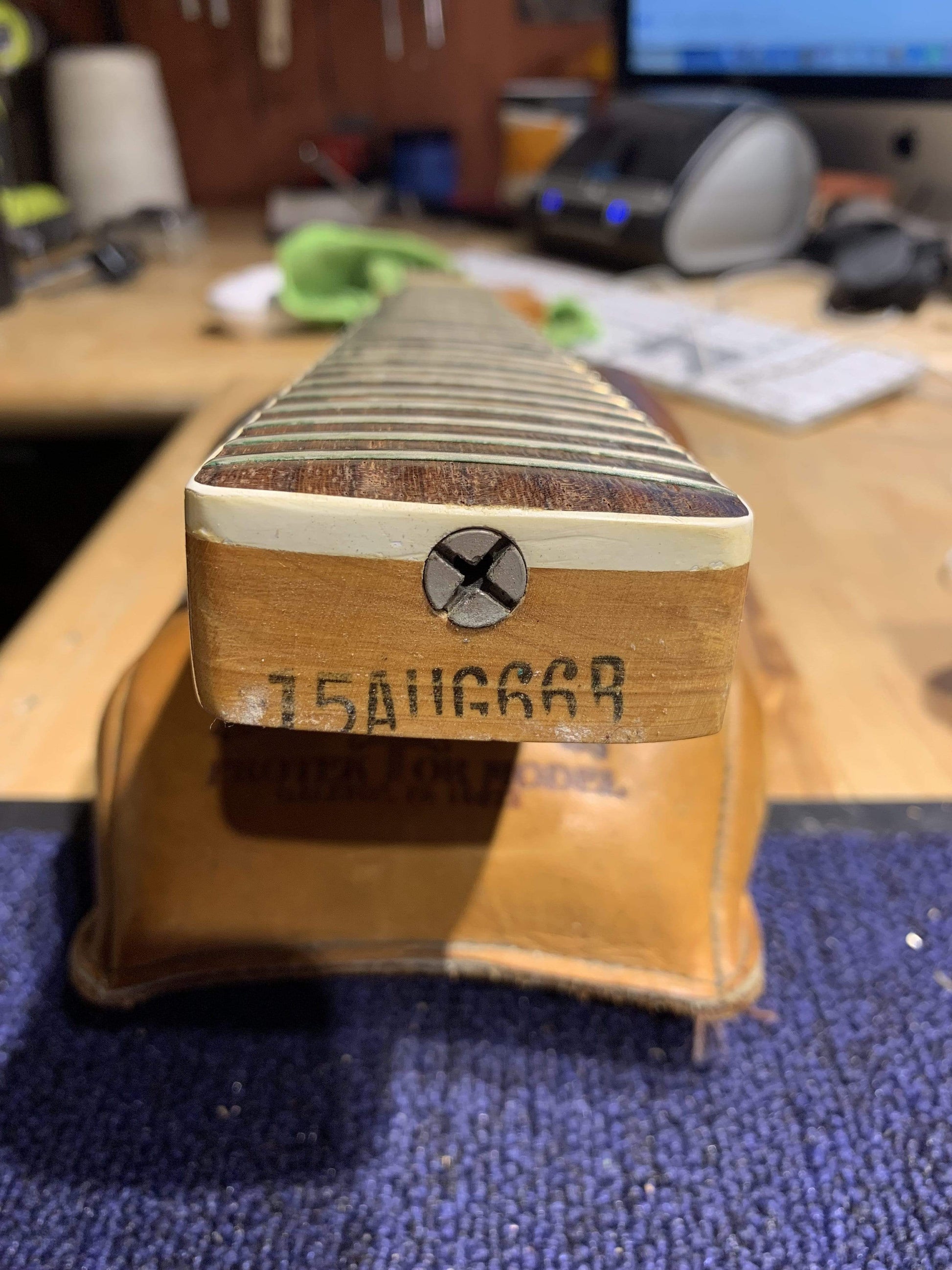 Fender Jaguar Sunburst 1966 Electric Guitars / Solid Body