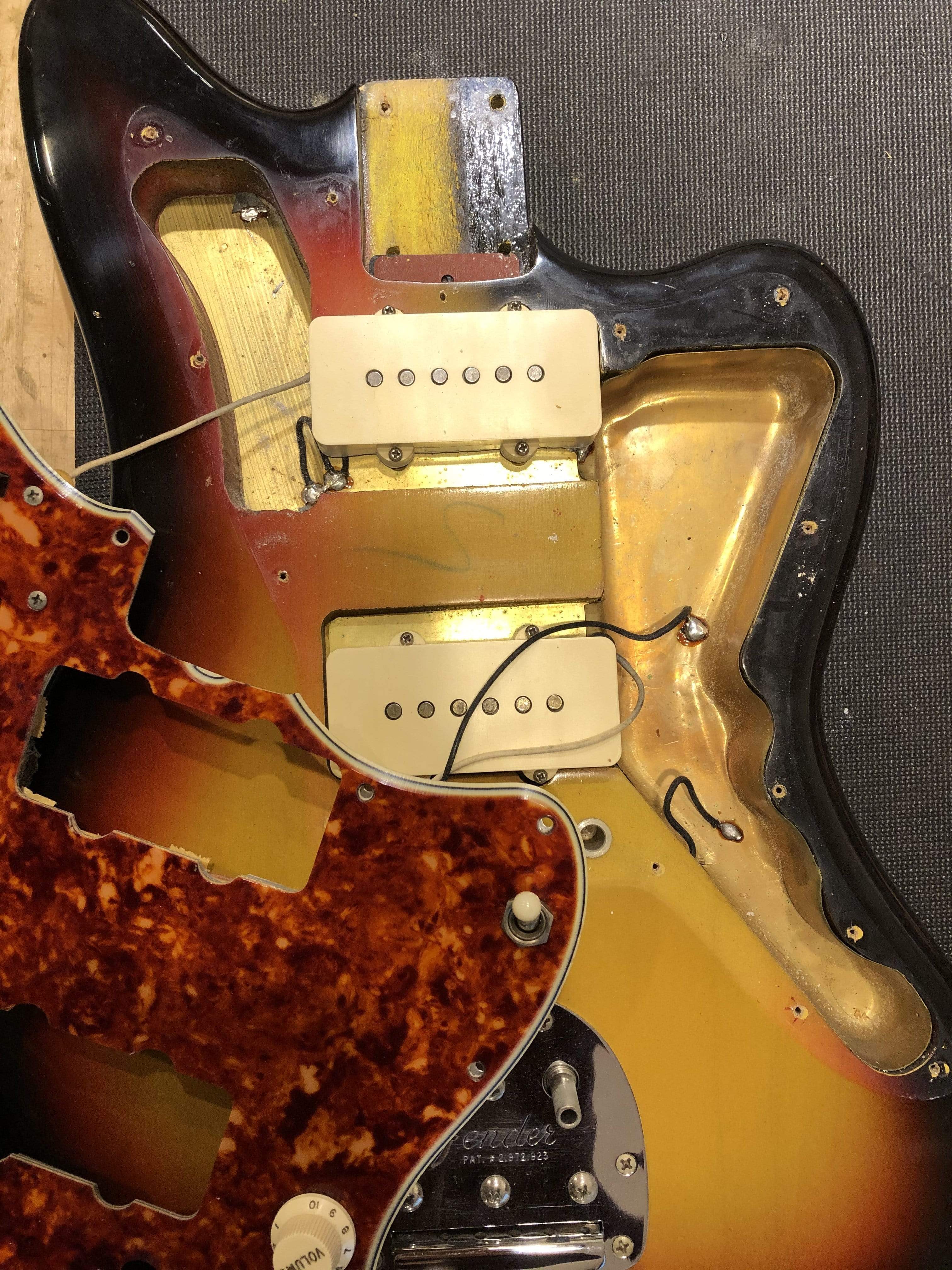Fender Jazzmaster Sunburst 1965 Electric Guitars / Solid Body