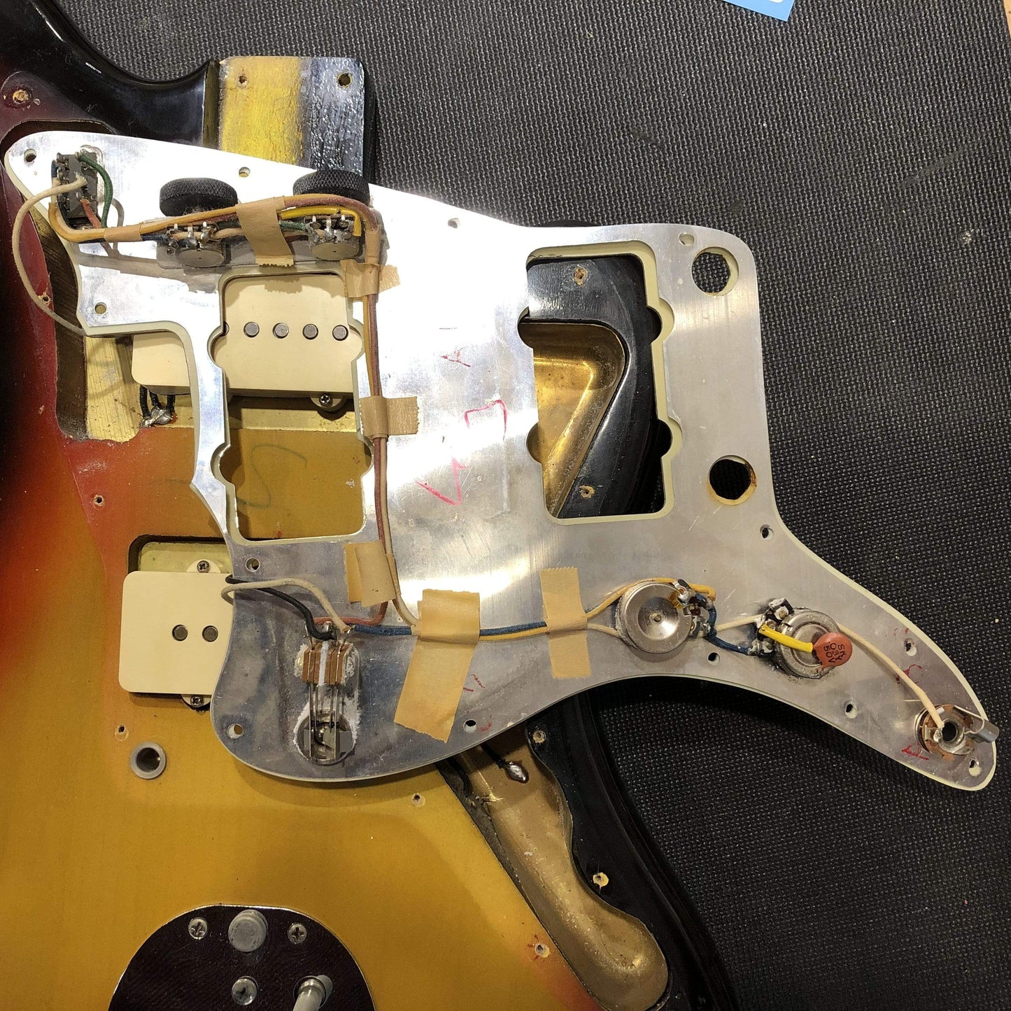 Fender Jazzmaster Sunburst 1965 Electric Guitars / Solid Body