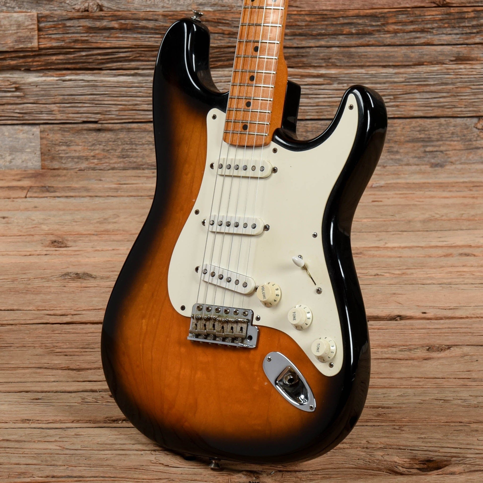 Fender Limited Edition 40th Anniversary 1954 Reissue Stratocaster Sunburst 1994 Electric Guitars / Solid Body