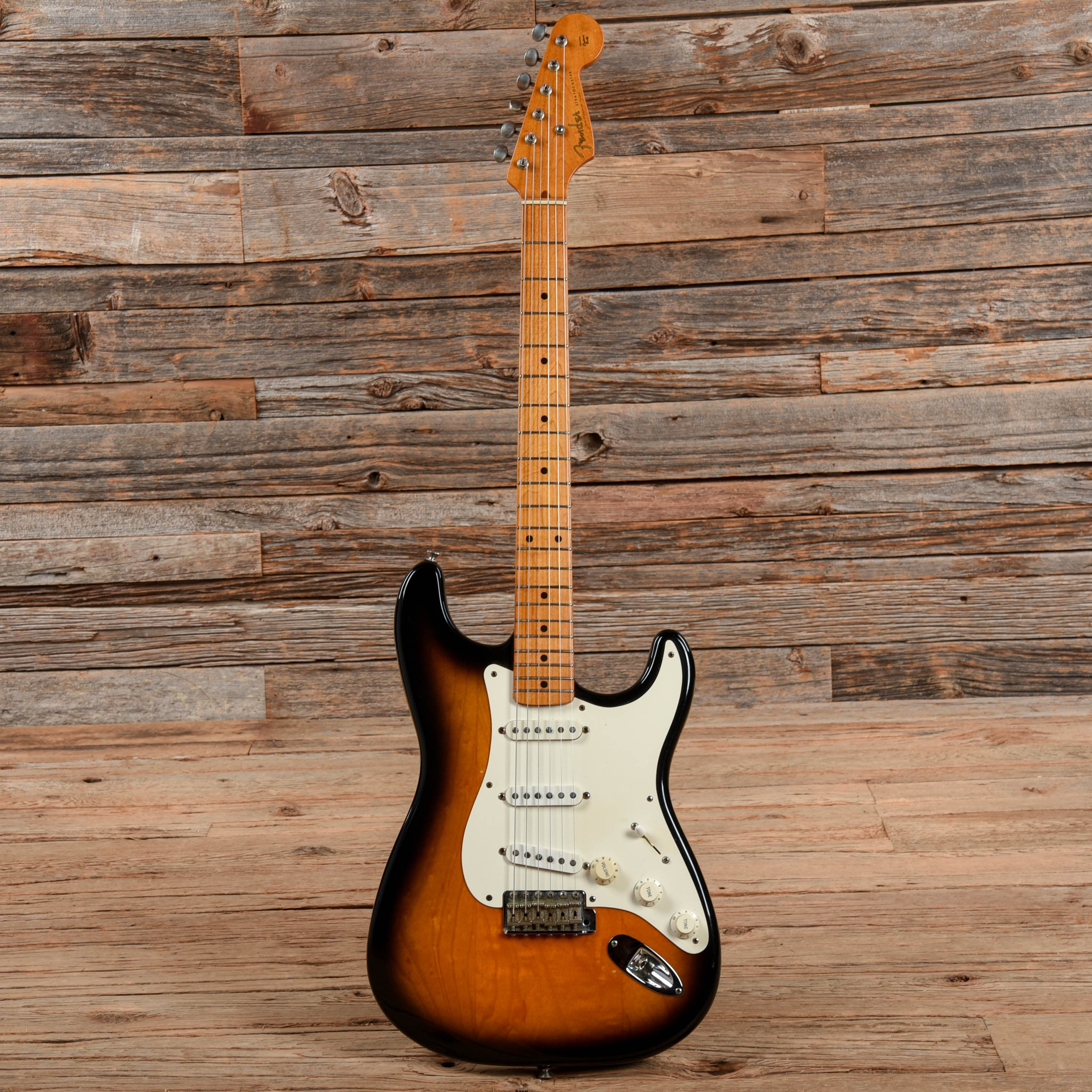 Fender Limited Edition 40th Anniversary 1954 Reissue Stratocaster Sunburst 1994 Electric Guitars / Solid Body