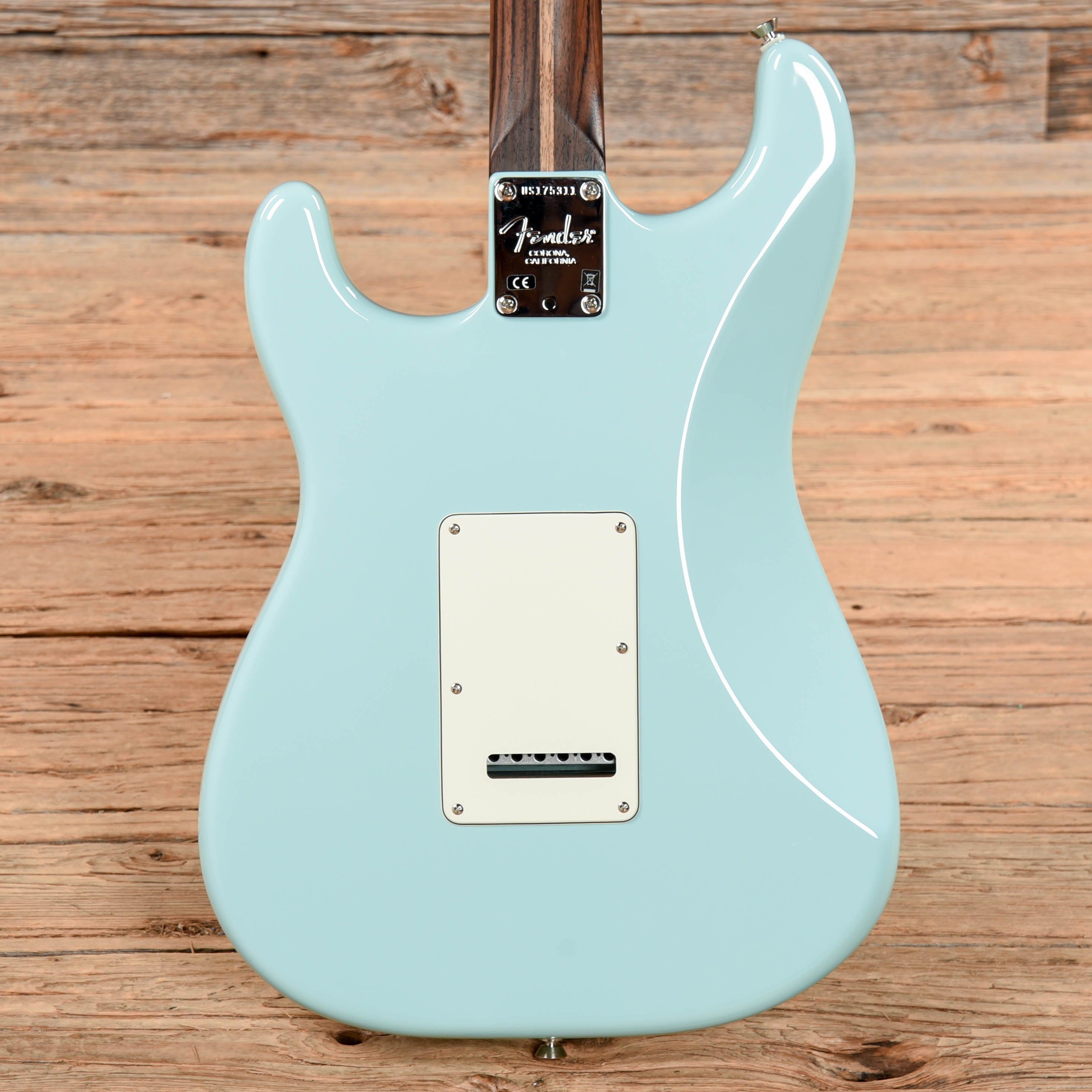 Fender Limited Edition American Pro Stratocaster w/Rosewood Neck Daphne Blue 2017 Electric Guitars / Solid Body