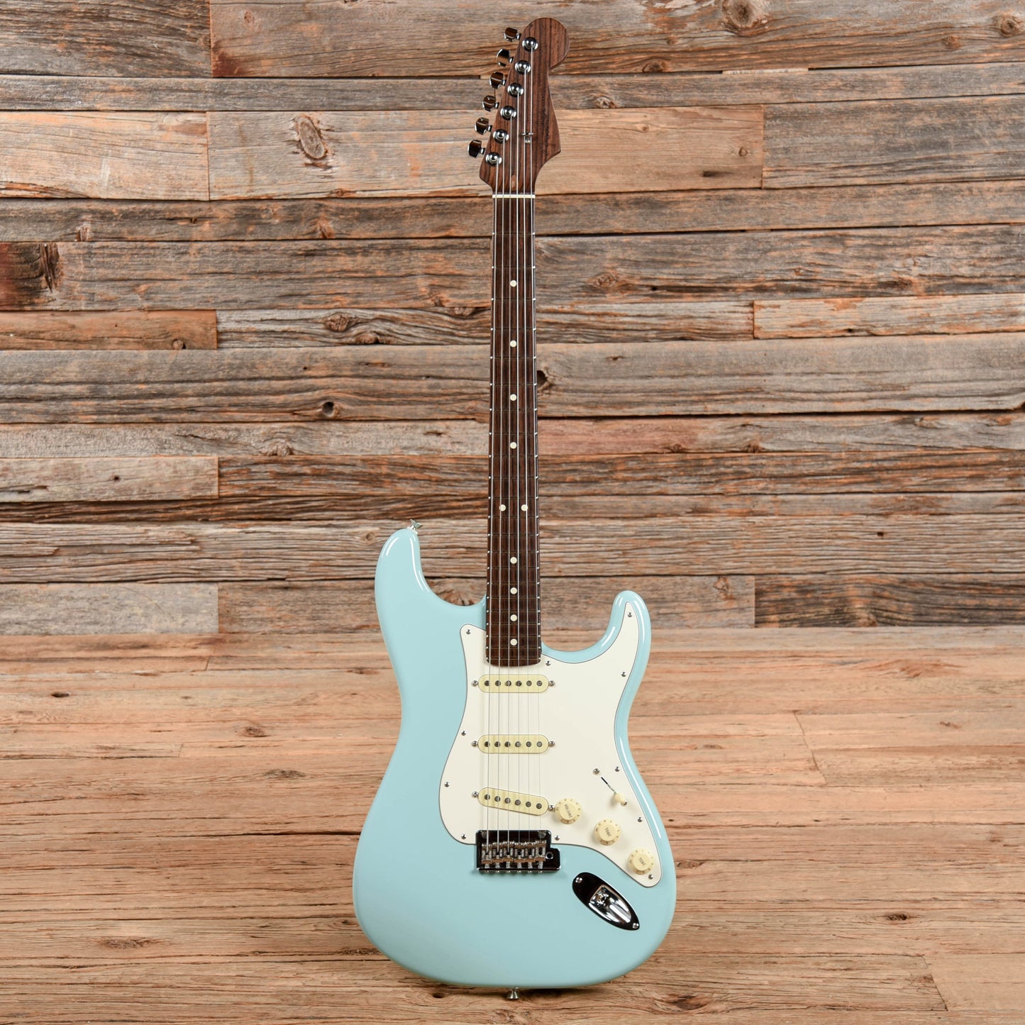 Fender Limited Edition American Pro Stratocaster w/Rosewood Neck Daphne Blue 2017 Electric Guitars / Solid Body