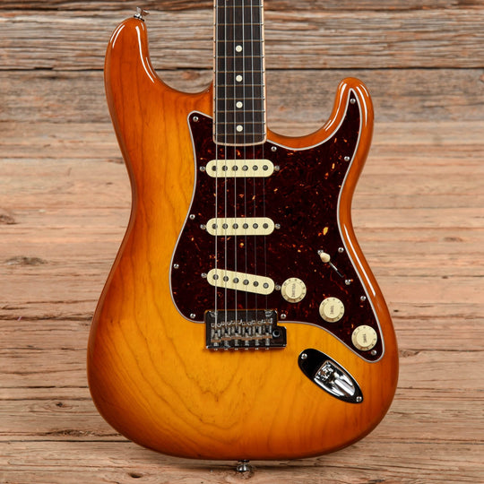 Fender Limited Edition American Professional Channel Bound Ash Stratocaster Honeyburst 2018 Electric Guitars / Solid Body