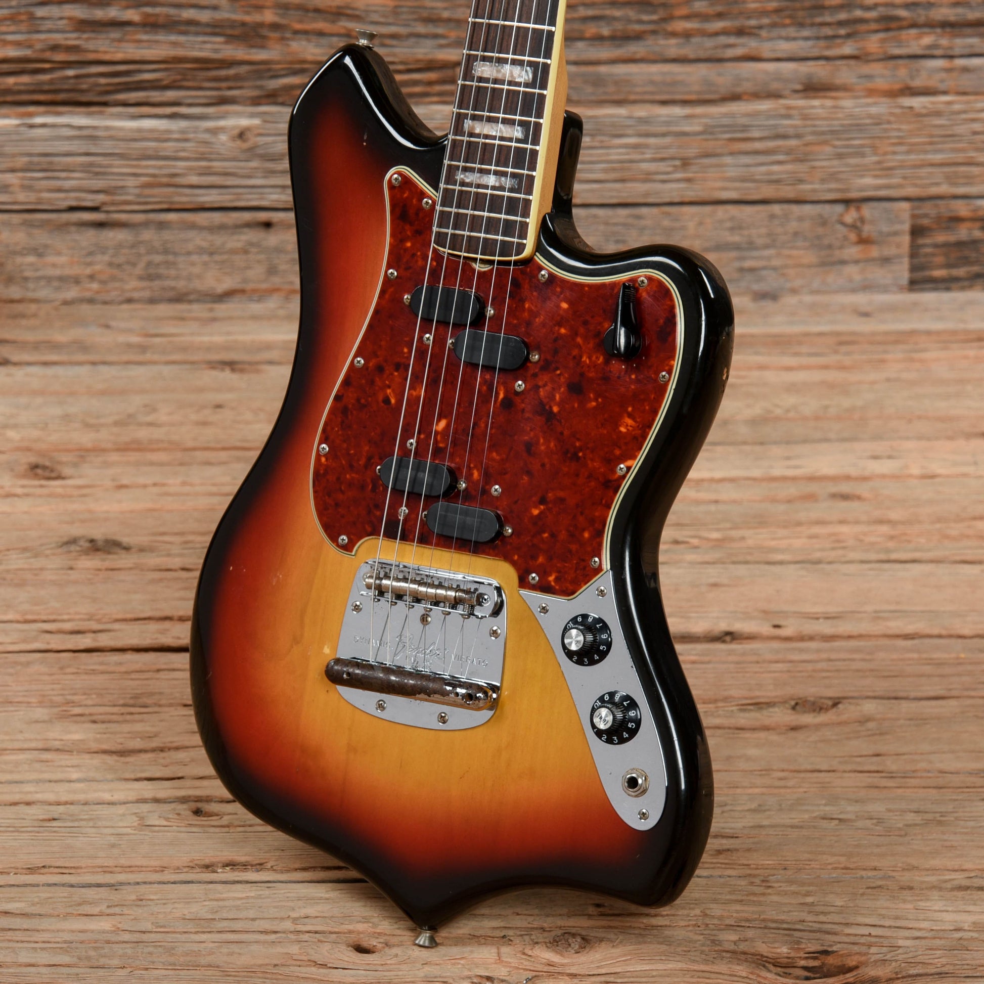 Fender Maverick Sunburst 1969 Electric Guitars / Solid Body