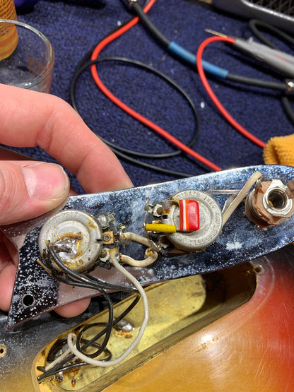 Fender Maverick Sunburst 1969 Electric Guitars / Solid Body