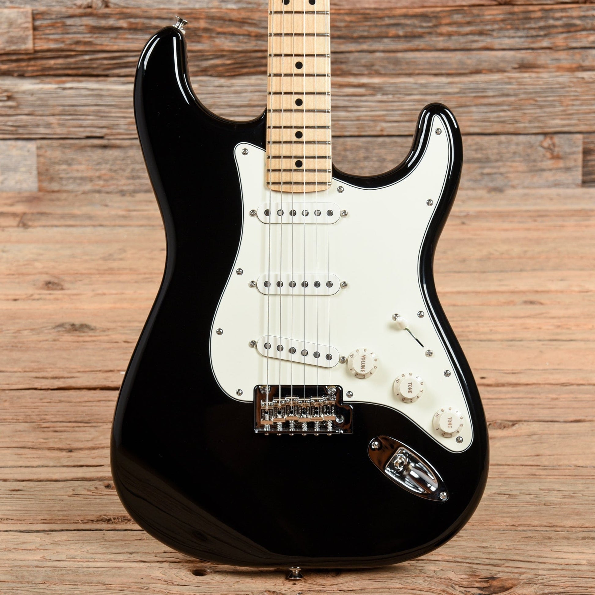 Fender Player Stratocaster Black Electric Guitars / Solid Body
