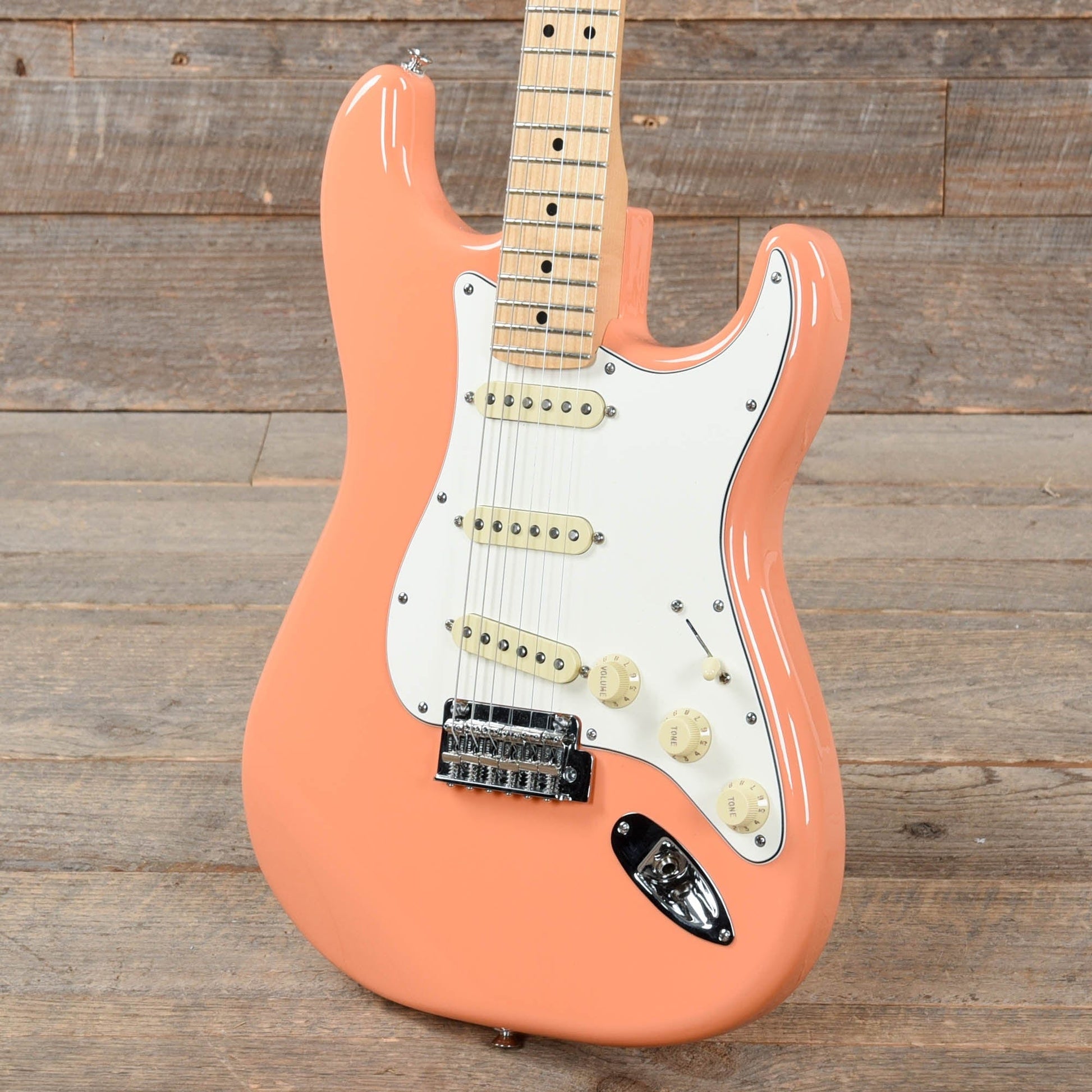 Fender Player Stratocaster Pacific Peach Electric Guitars / Solid Body
