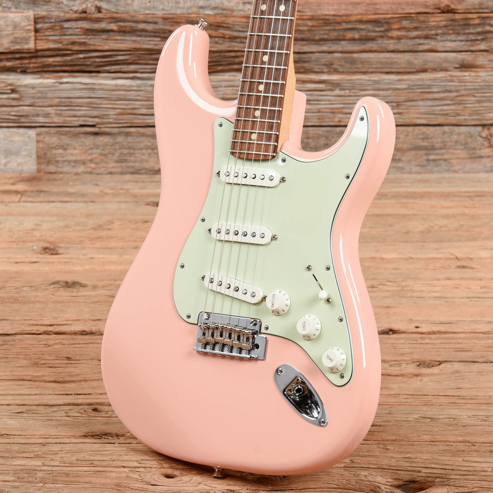 Shell Pink Fender Model Fender Player Stratocaster Shell Pink 2021 – Chicago Music Exchange