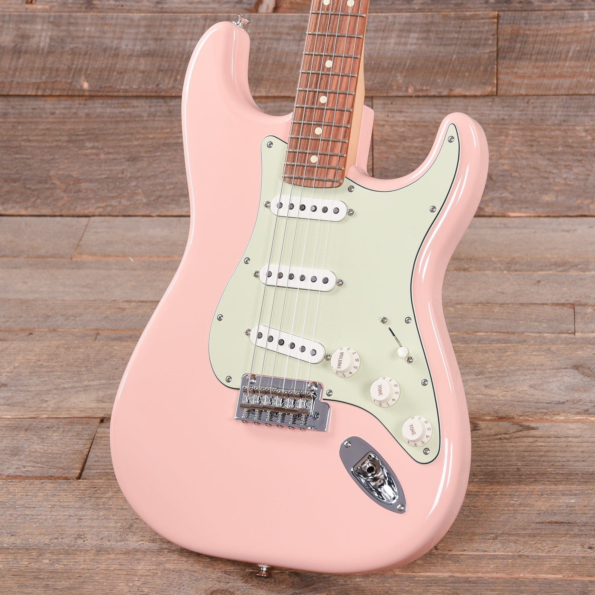 Fender Player Stratocaster Shell Pink w/3-Ply Mint Pickguard Electric Guitars / Solid Body
