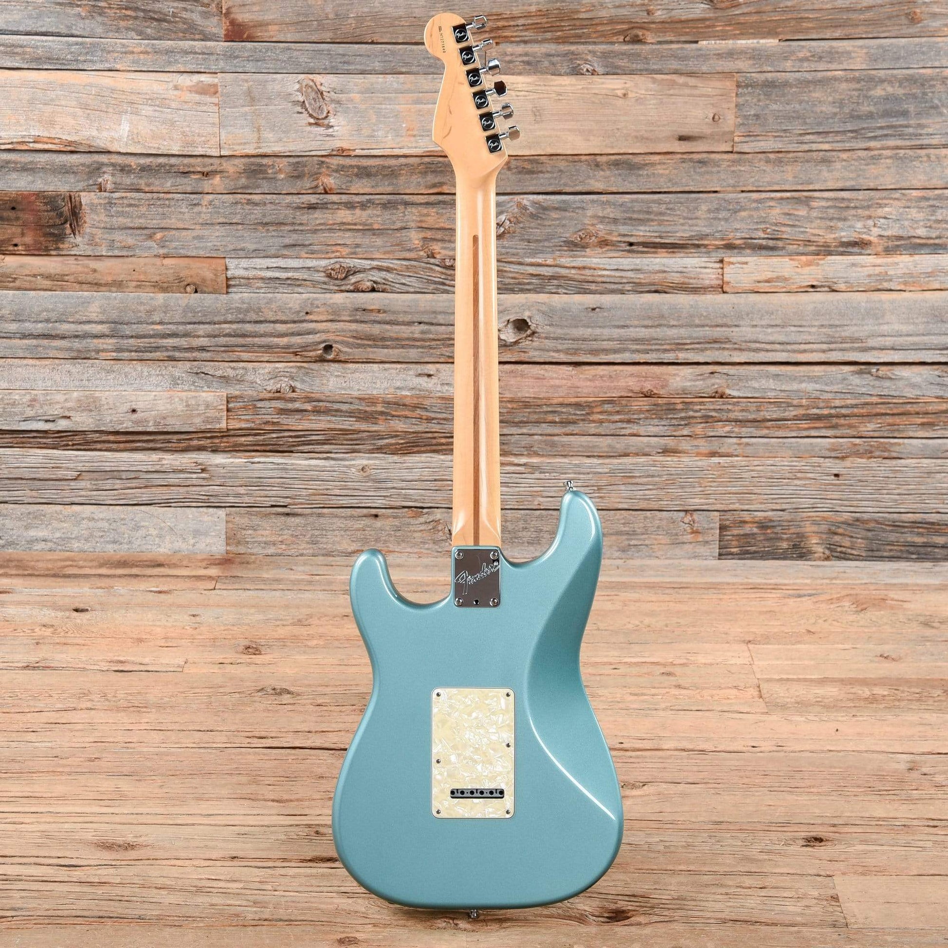 Fender Roadhouse Stratocaster Teal Green Metallic 1997 Electric Guitars / Solid Body
