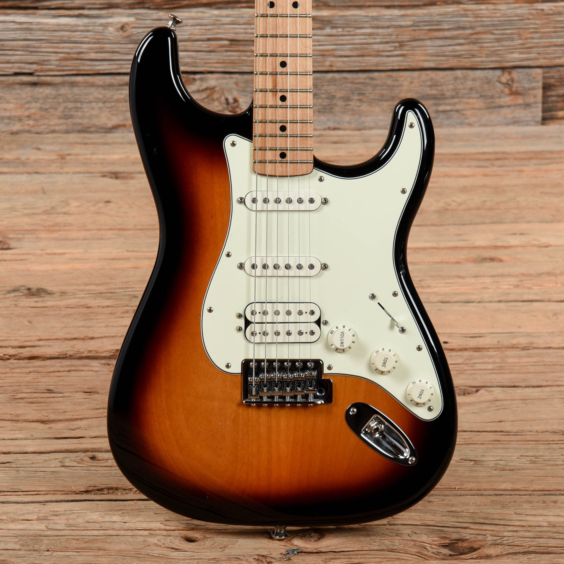 Fender Standard Stratocaster 3-Tone Sunburst 2015 Electric Guitars / Solid Body