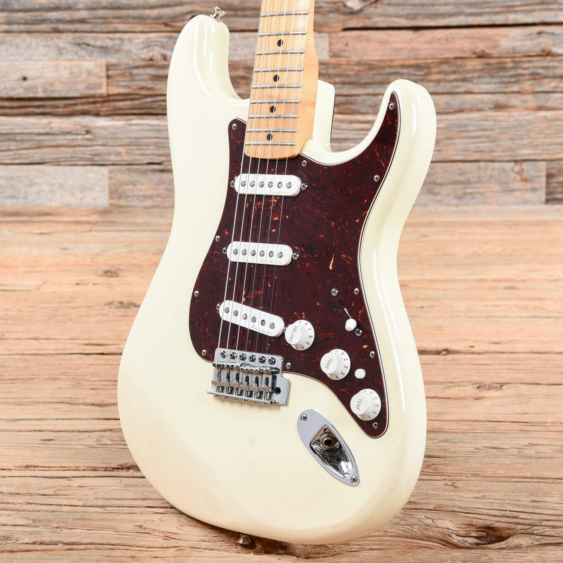 Fender Standard Stratocaster Antique White Tint 2011 Electric Guitars / Solid Body
