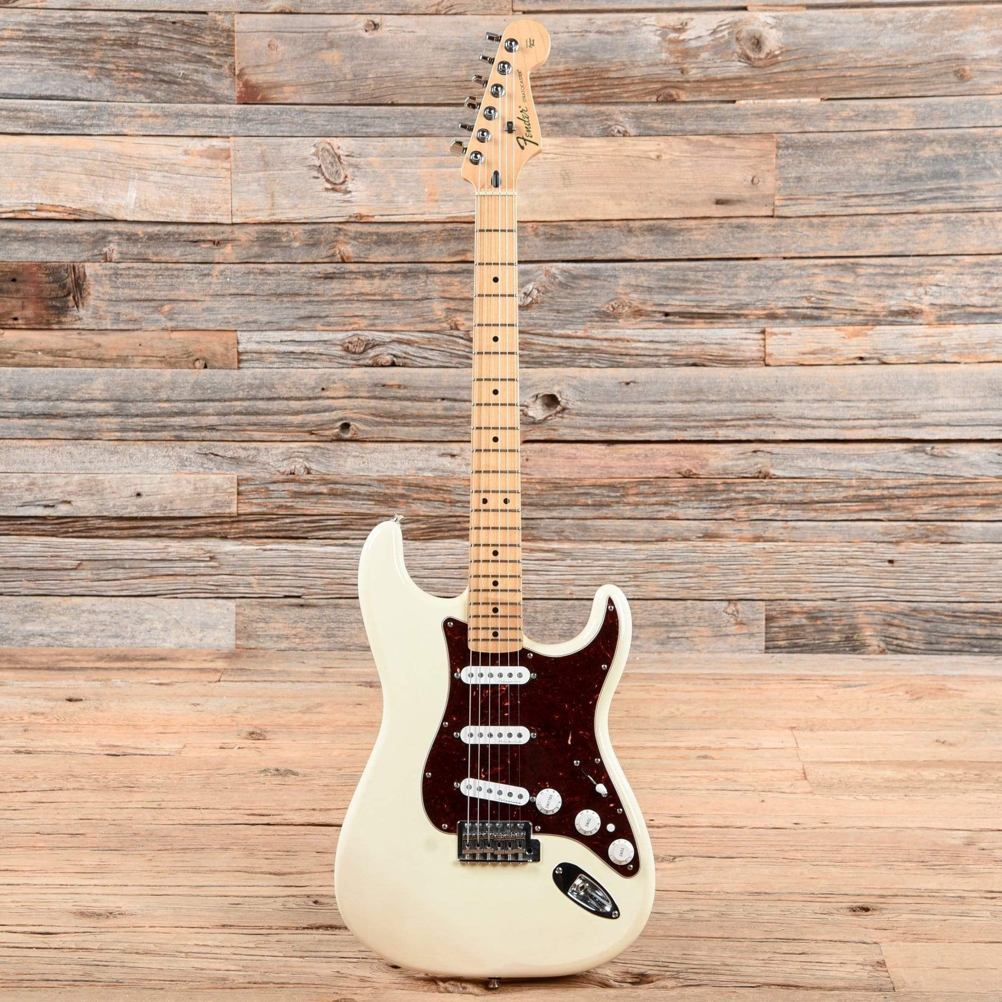 Fender Standard Stratocaster Antique White Tint 2011 Electric Guitars / Solid Body