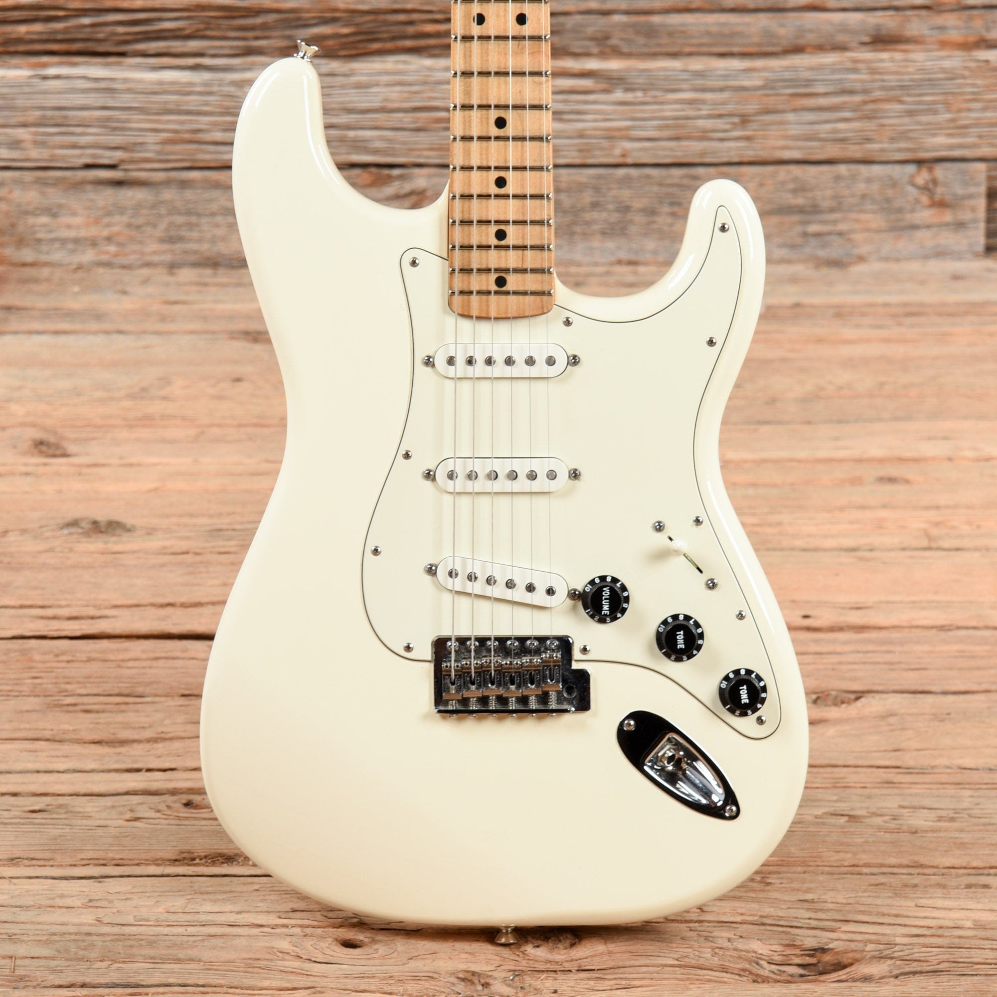 Fender Standard Stratocaster Arctic White 2009 – Chicago Music