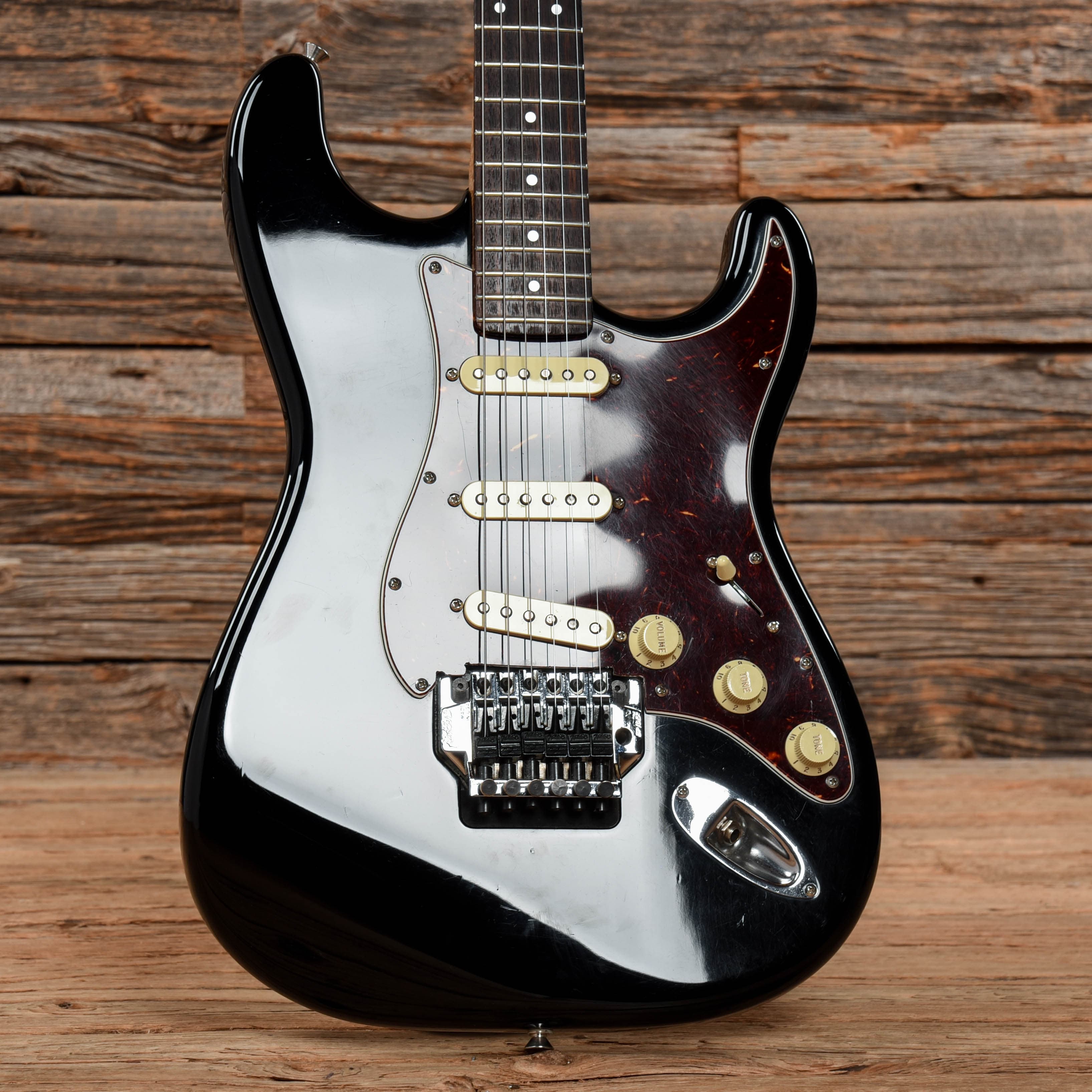 Fender Standard Stratocaster Black 1988 Electric Guitars / Solid Body