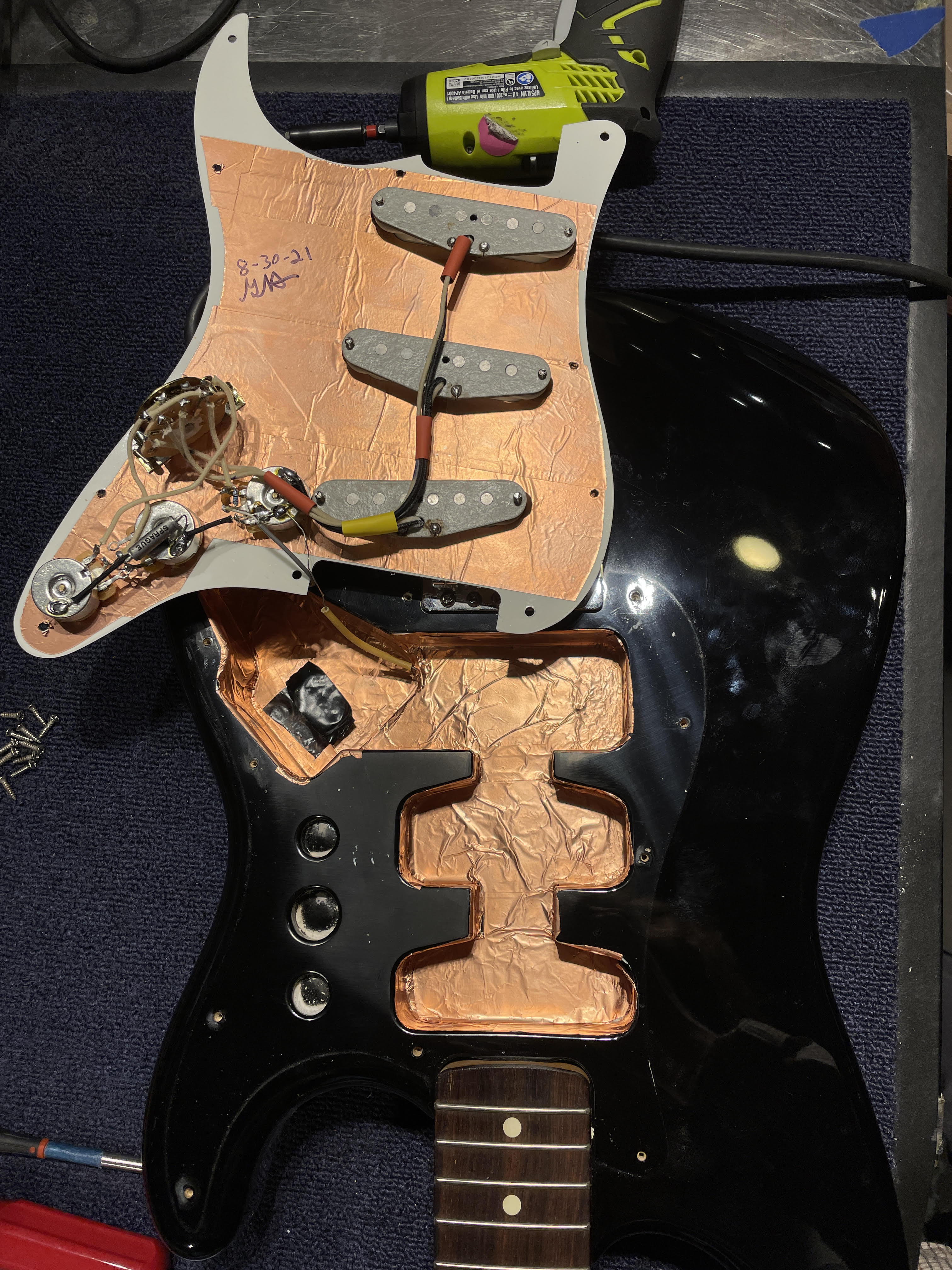 Fender Standard Stratocaster Black 1996 Electric Guitars / Solid Body