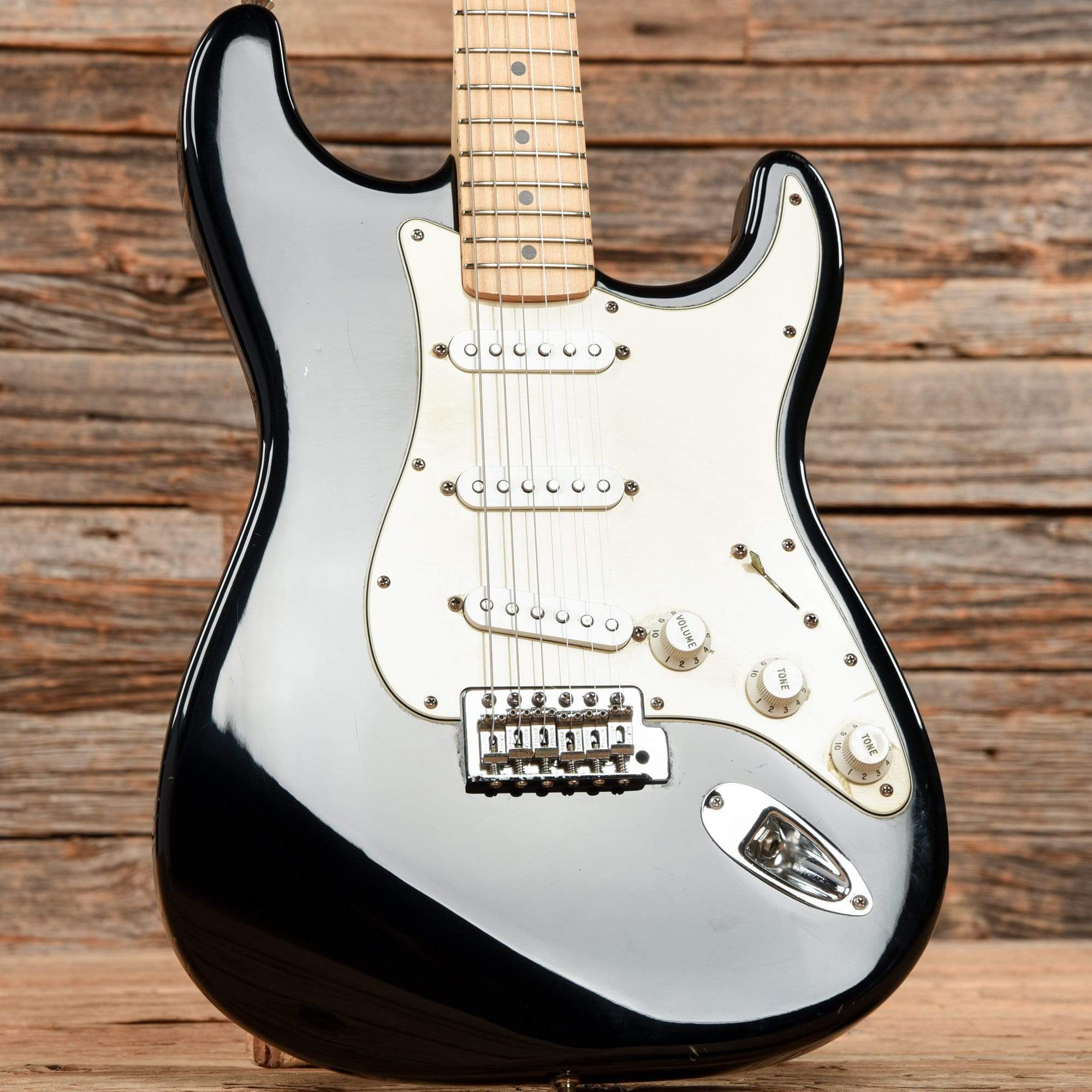 Fender Standard Stratocaster Black 2003 Electric Guitars / Solid Body