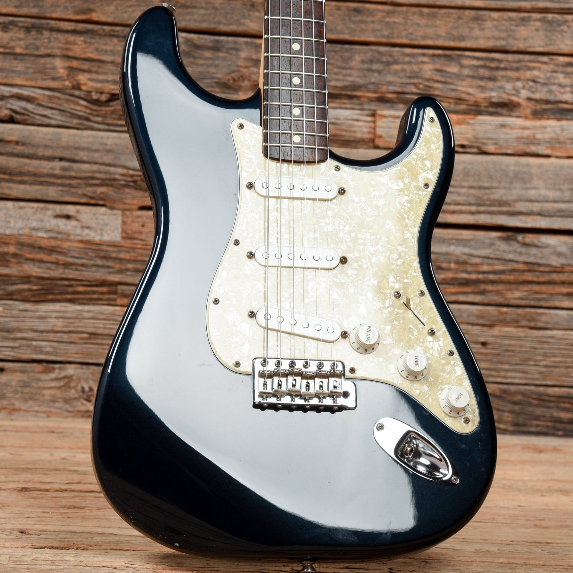 Fender Standard Stratocaster Black 2005 Electric Guitars / Solid Body
