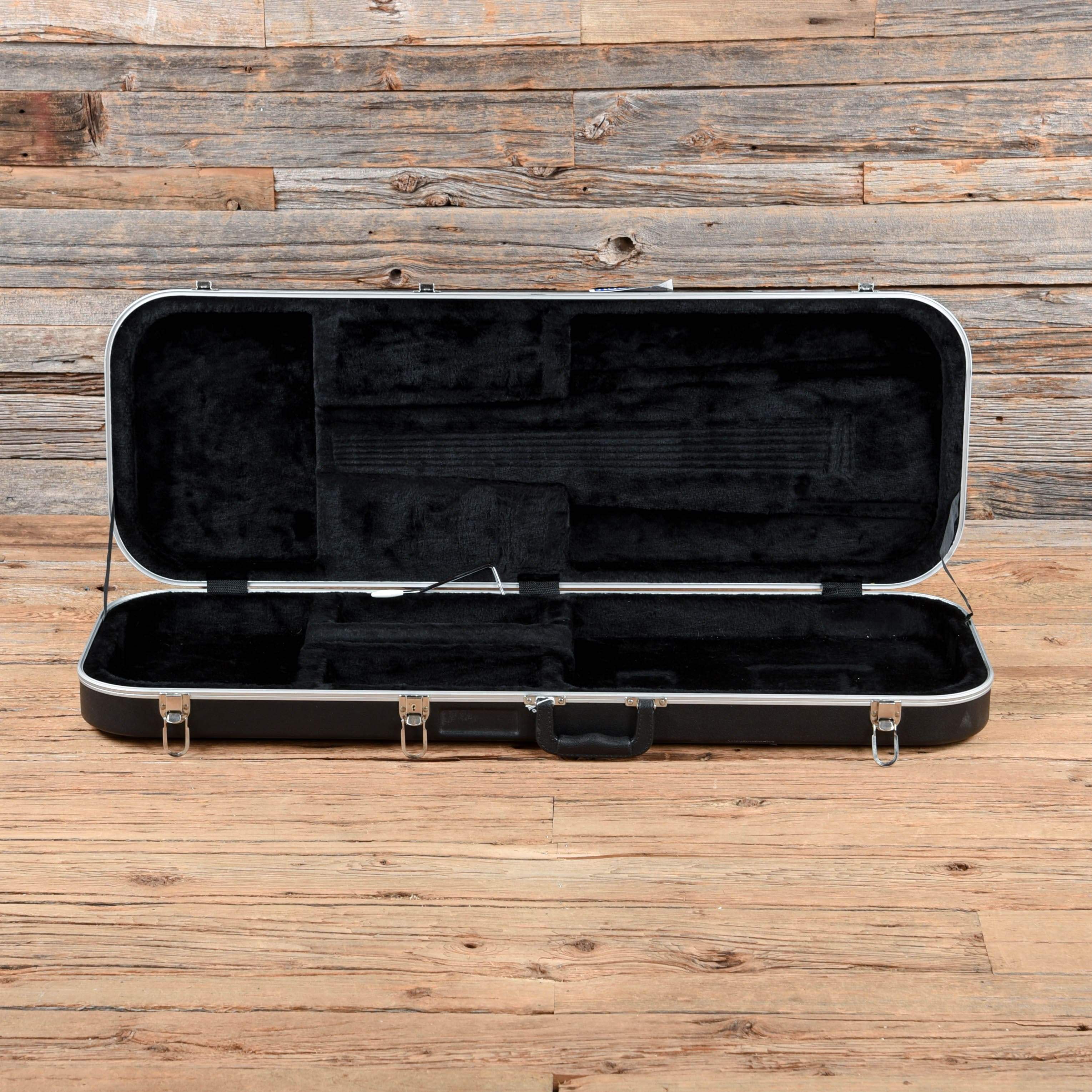 Fender Standard Stratocaster Black 2006 Electric Guitars / Solid Body