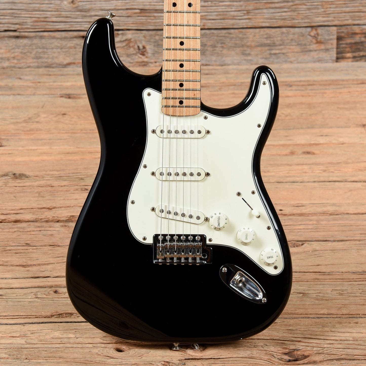 Fender Standard Stratocaster Black 2018 Electric Guitars / Solid Body