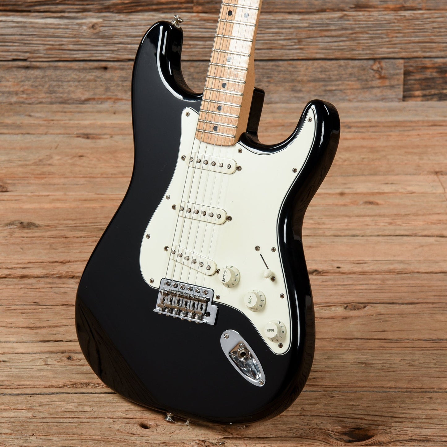 Fender Standard Stratocaster Black 2018 Electric Guitars / Solid Body
