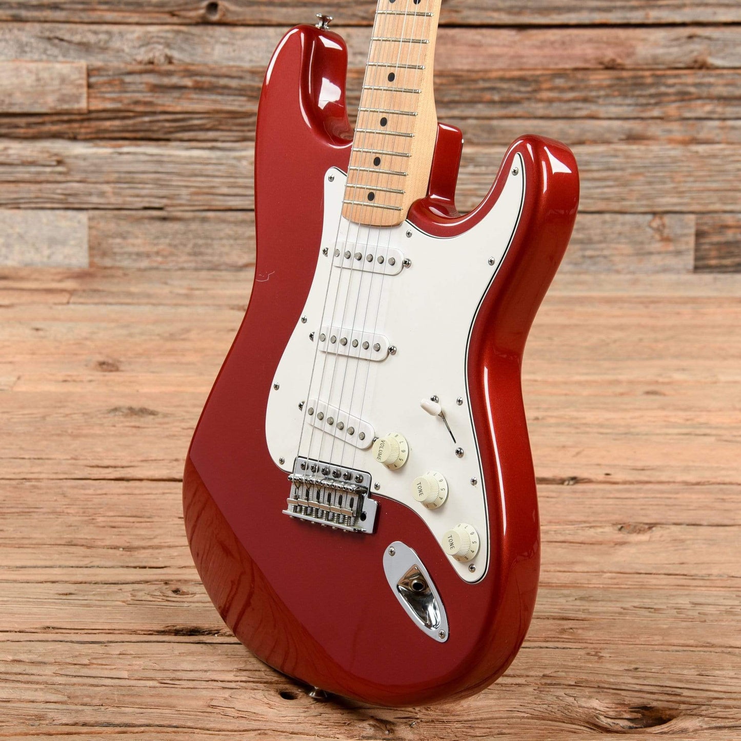 Fender Standard Stratocaster Candy Apple Red 2005 Electric Guitars / Solid Body