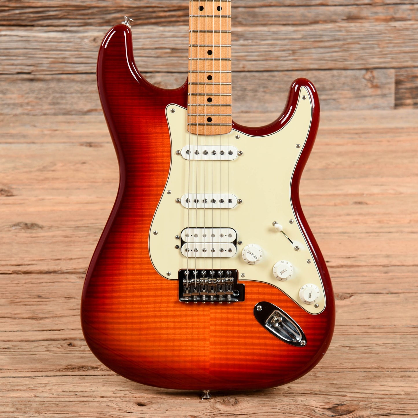 Fender Standard Stratocaster HSS Plus Top Sienna Sunburst 2017 Electric Guitars / Solid Body