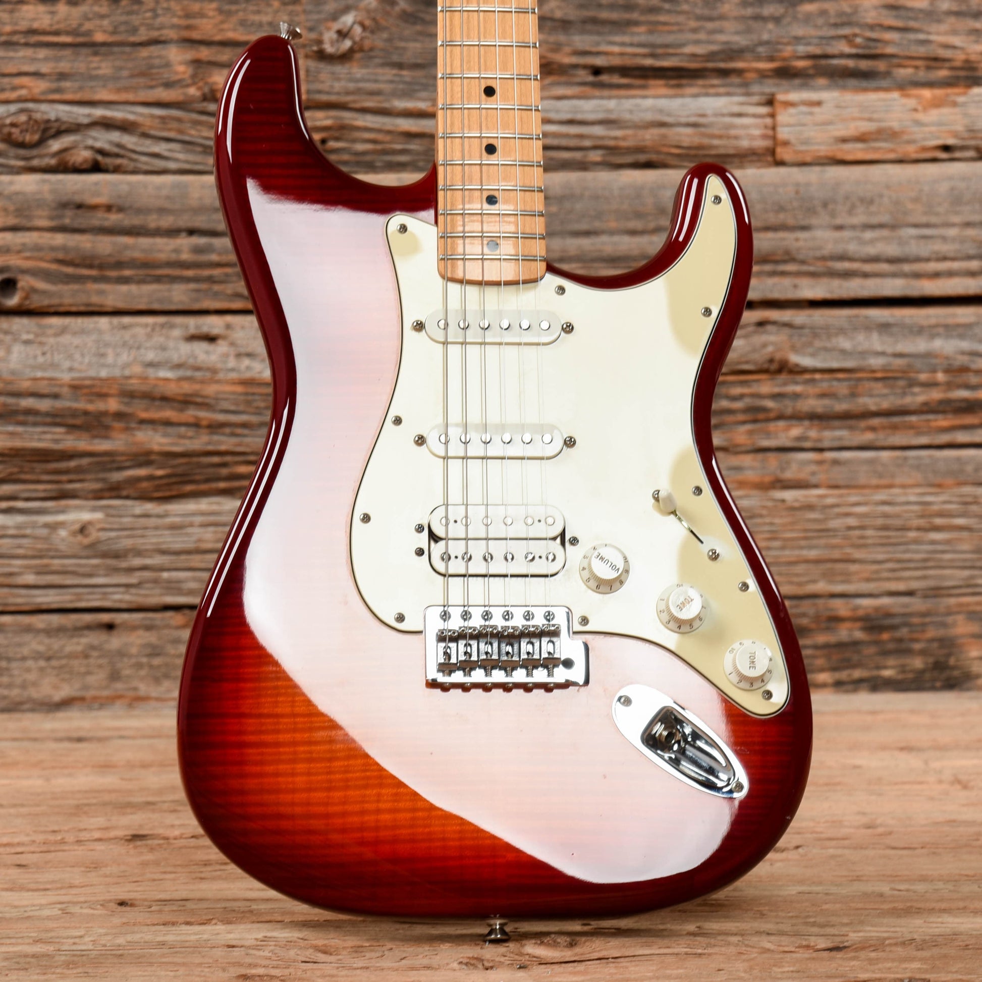 Fender Standard Stratocaster HSS Plus Top Sienna Sunburst 2017 Electric Guitars / Solid Body